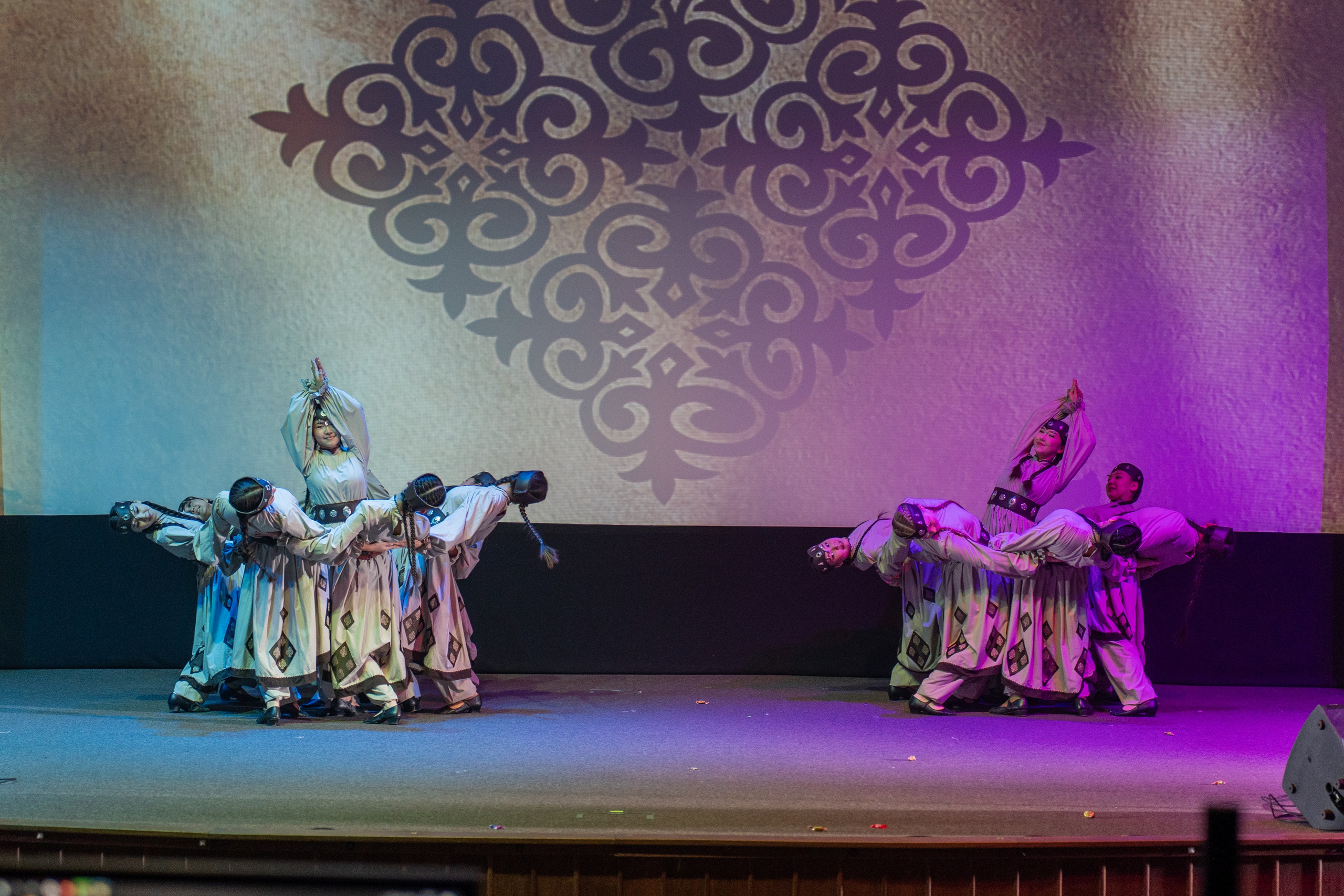 Благотворительные концерты. Свадебный и семейный фотограф в Омске — Динара Чолпонбаева