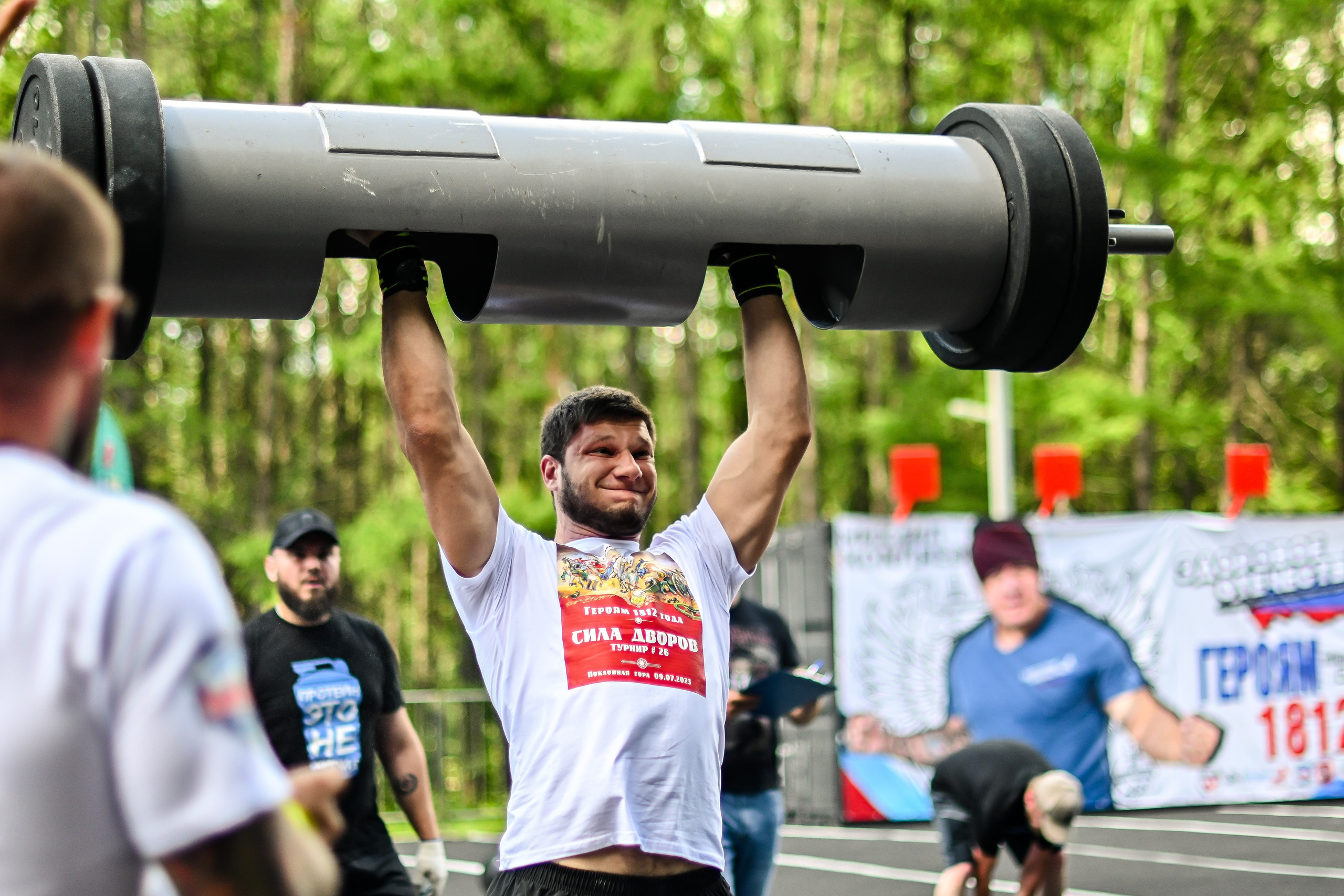 СТРОНГ. Фотограф для бизнесконтента, репортажей и семейного альбома в Москве
