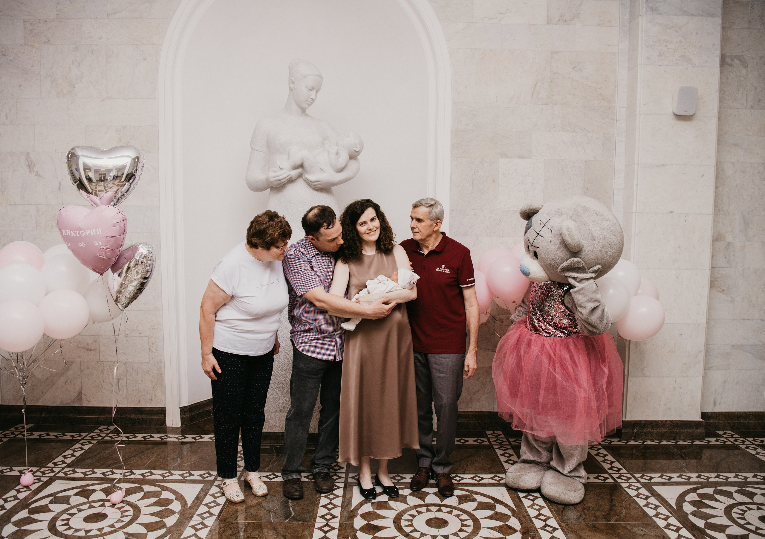 Выписка Виктории. Снегиревка. Фотограф на выписку из роддома в Москве и МО