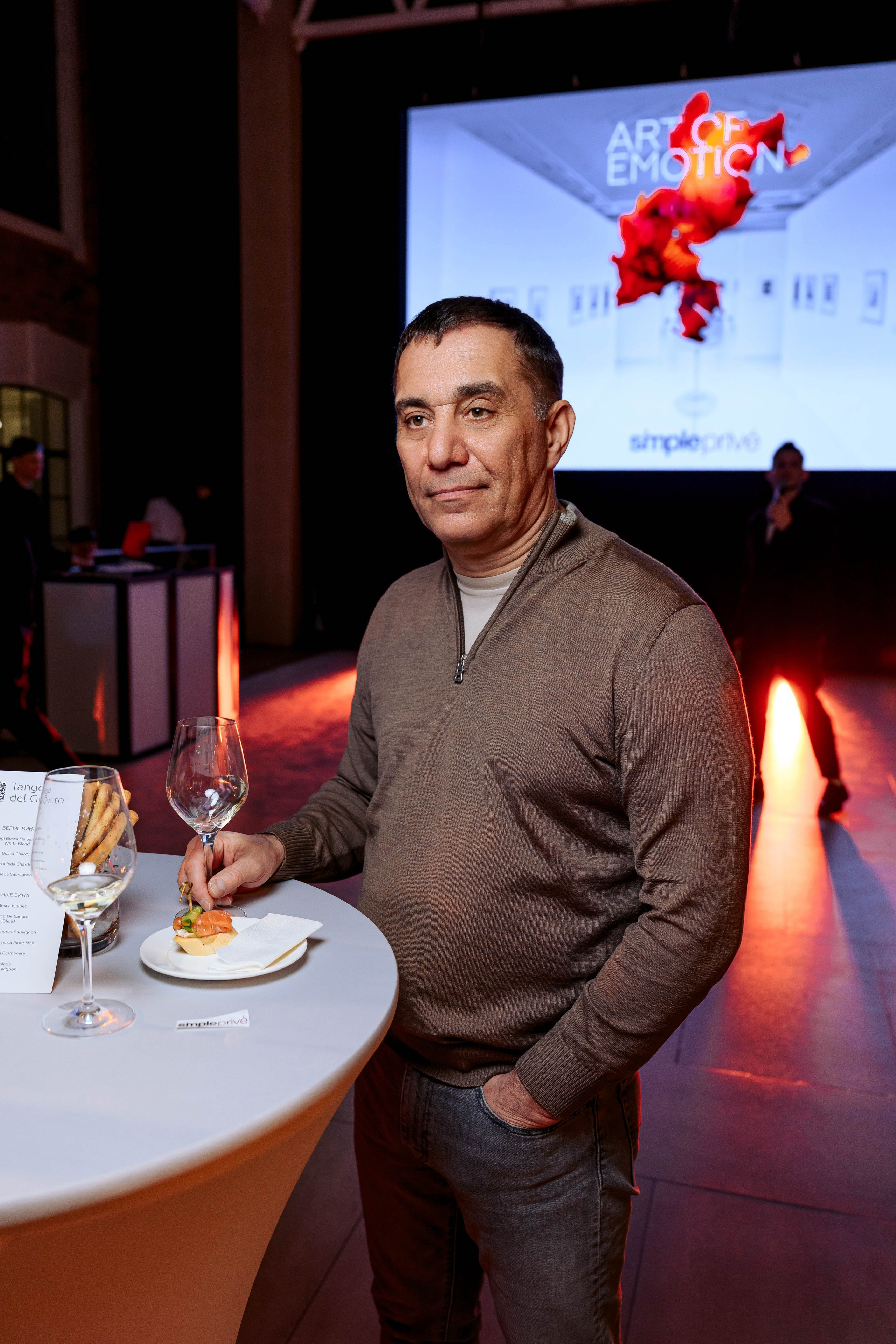 SIMPLE PRIVE. Максим Комаров — Профессиональный фотограф