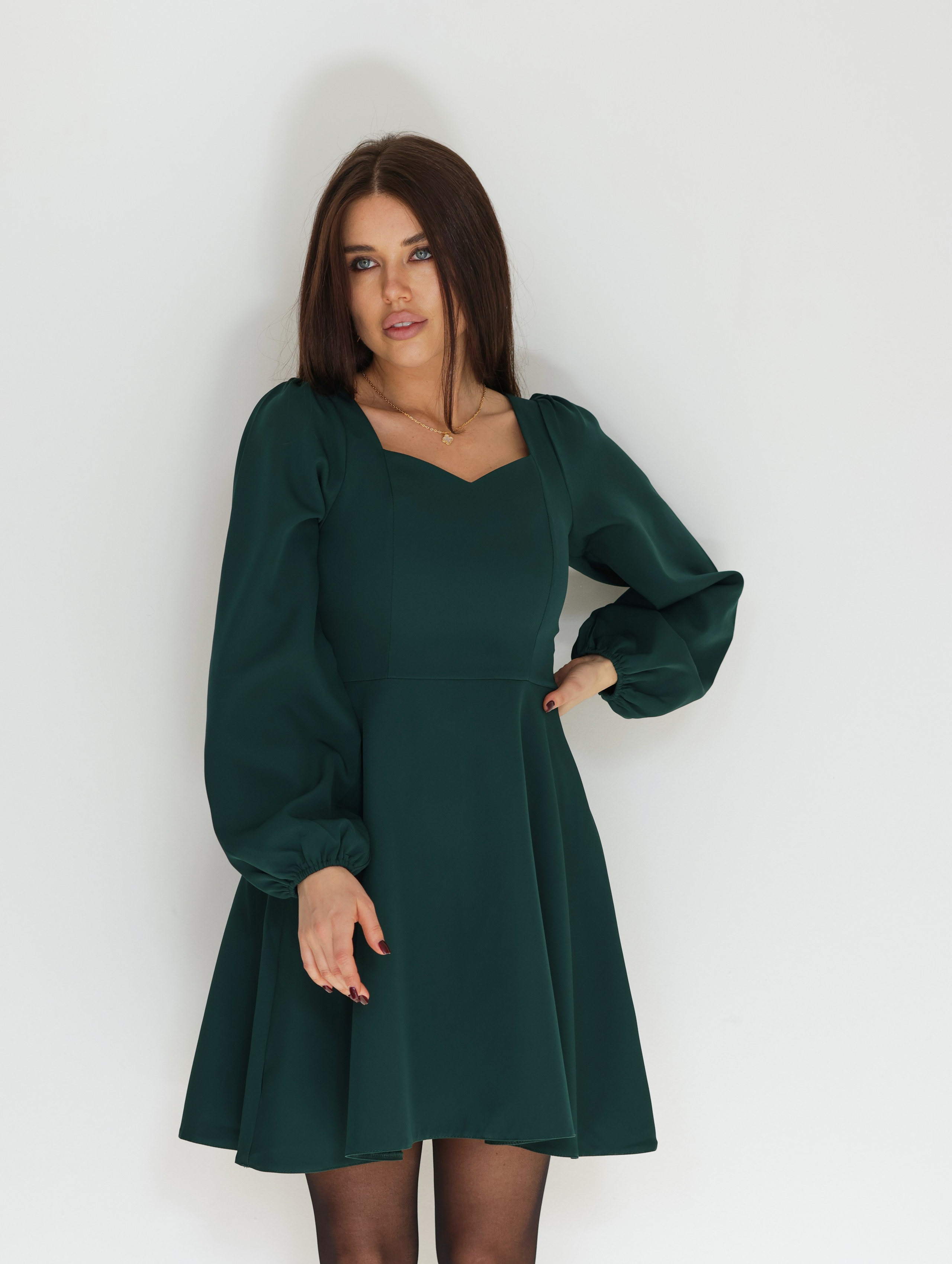 Платье изумрудное Belle Ame. Фото съемка товаров для макретплейсов Воронеж