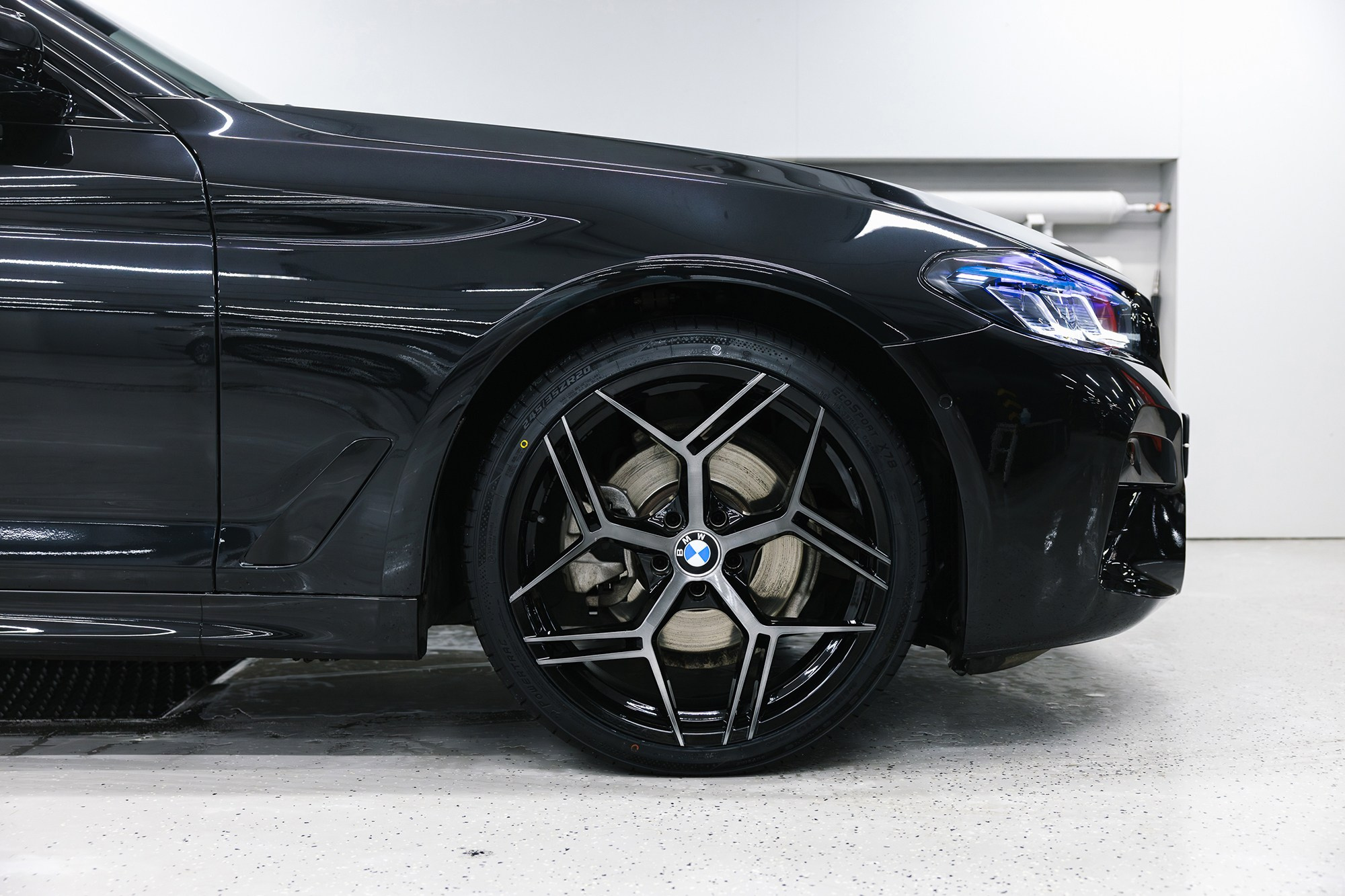 BMW 5 серия 2.0 AT, 2021, 136 265 км BMW 5 серия 2.0 AT, 2021, 136 265 км 3 800 000 ₽ X-TRADE. Автосалон «Х-Авто»