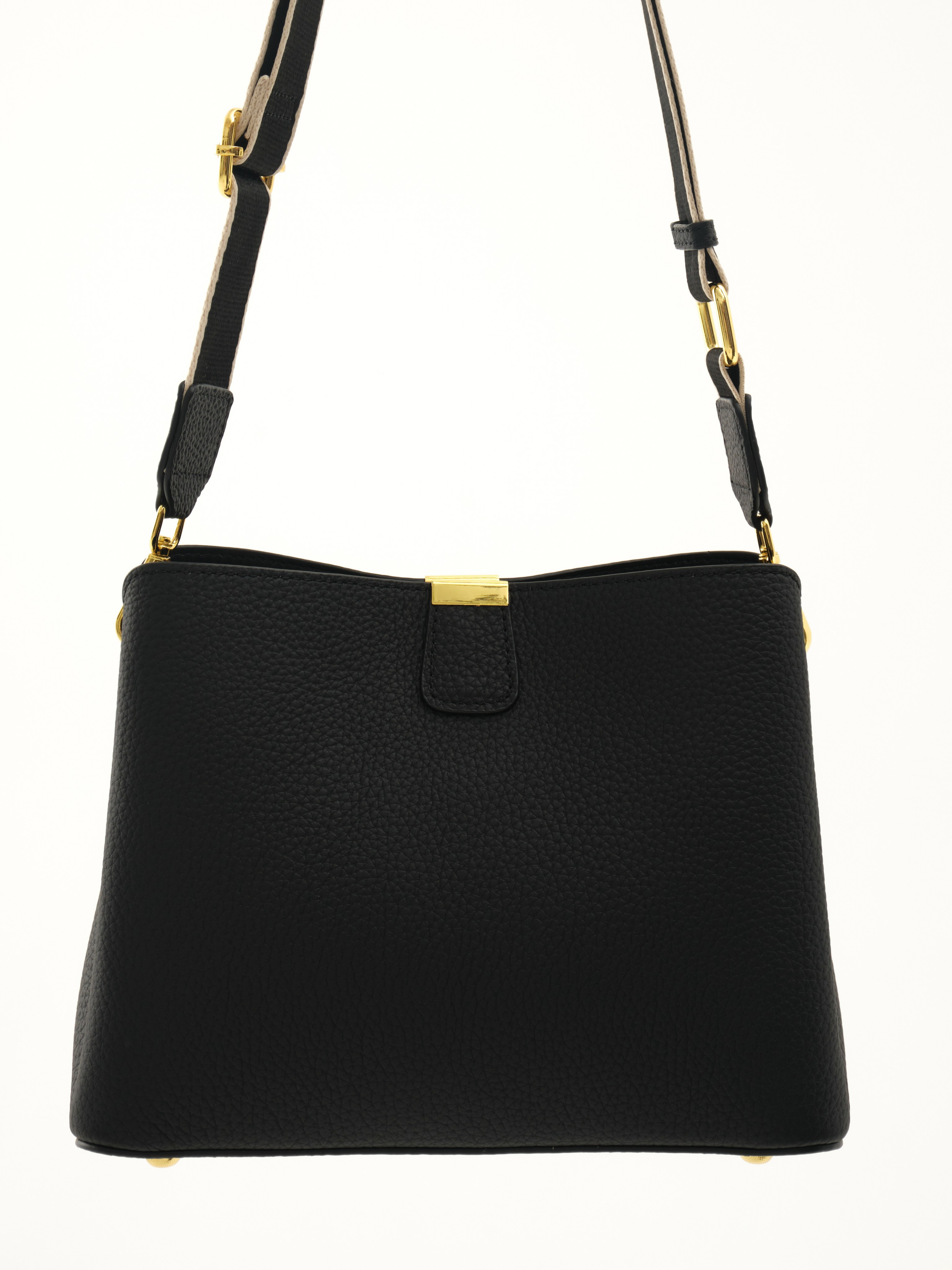 Съемка для маркетплейса, сумки / фотоаппарат. Привет) Меня зовут Анита и я фотограф из Сургута