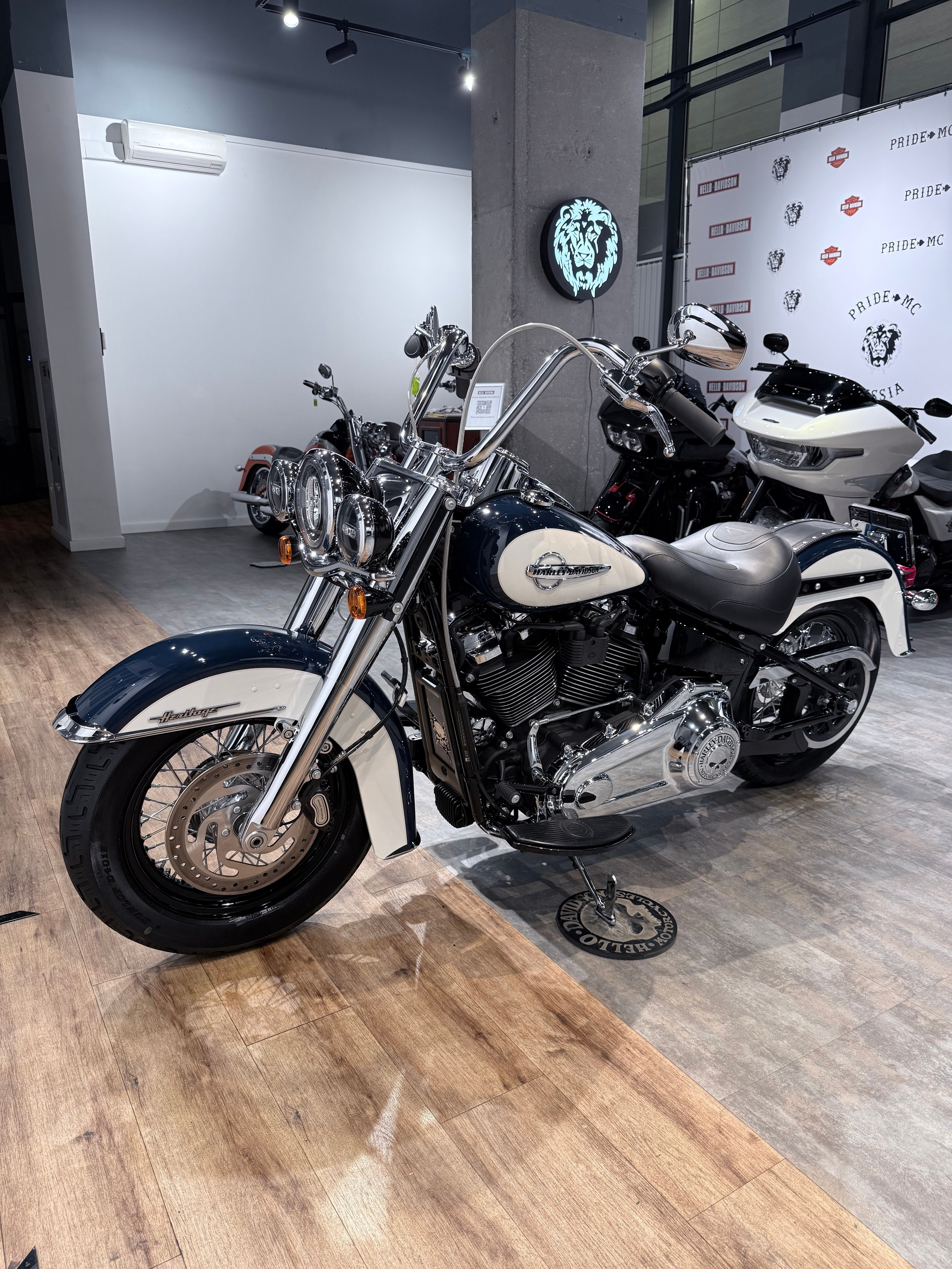 114 Heritage NEW (Billiard Blue & White). Hello Davidson, Москва. Только хорошие мотоциклы…