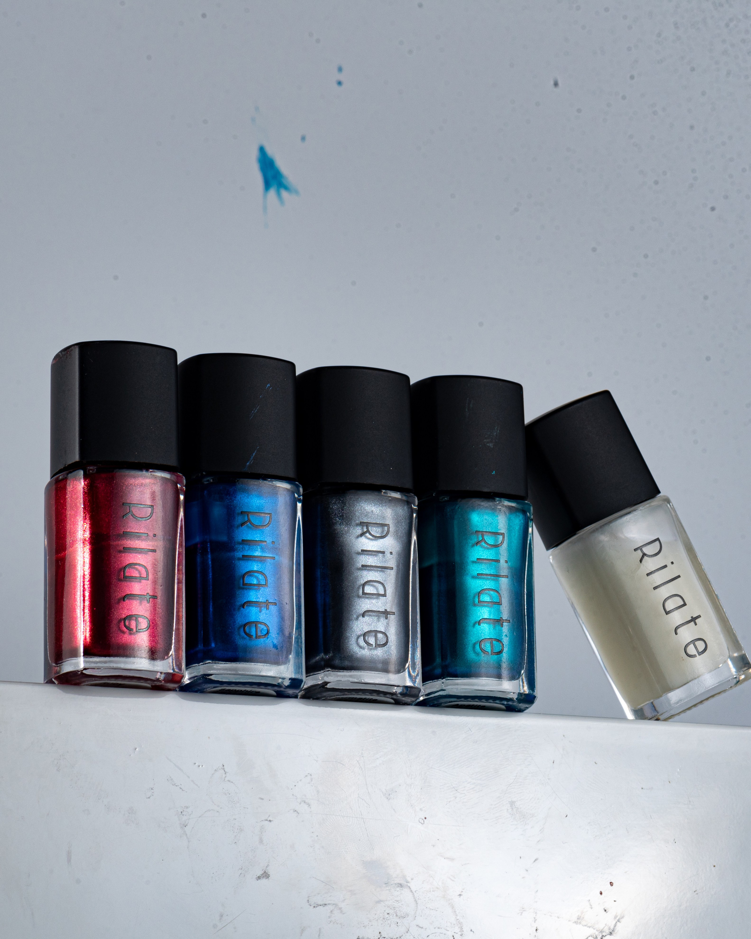 BEFORE / AFTER. RETOUCHER / Beauty / Product / Fashion / Commercial