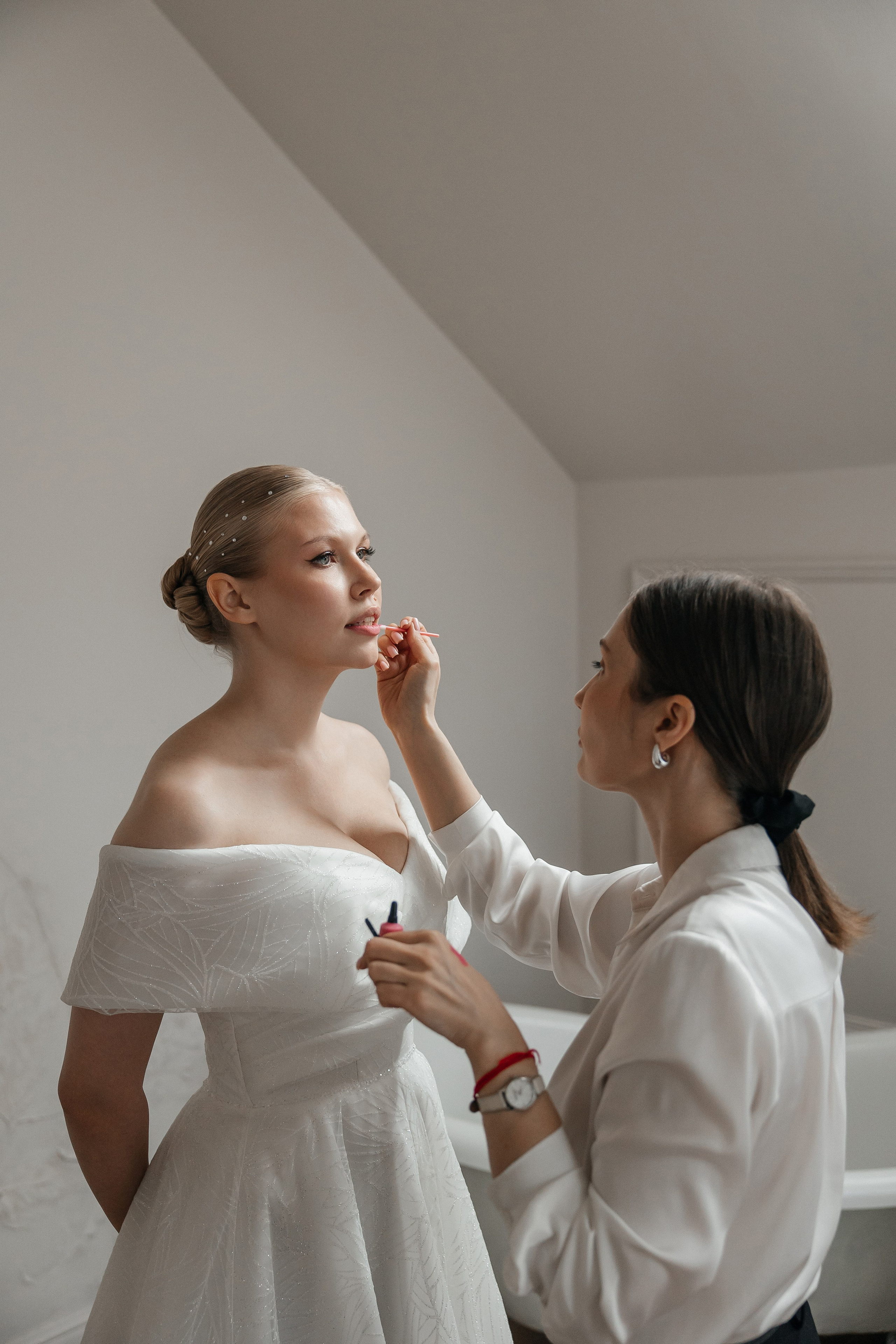 Свадебная фотосессия в ресторане Турандот, свадьба на площадке House for wedding Дом у озера. Свадебный фотограф в Москве Дарья Олендарёва