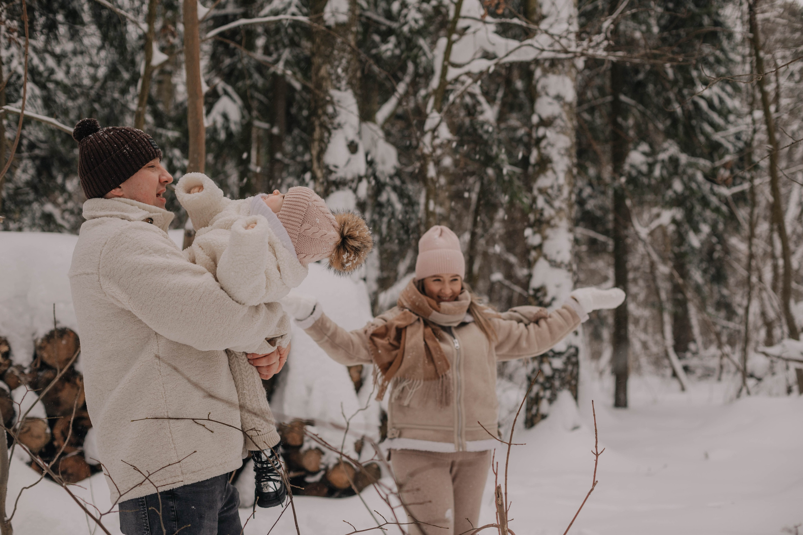 Лиля и семья Зимняя прогулка в лесу. Семейный и свадебный фотограф Видное Москва Екатерина Пятова