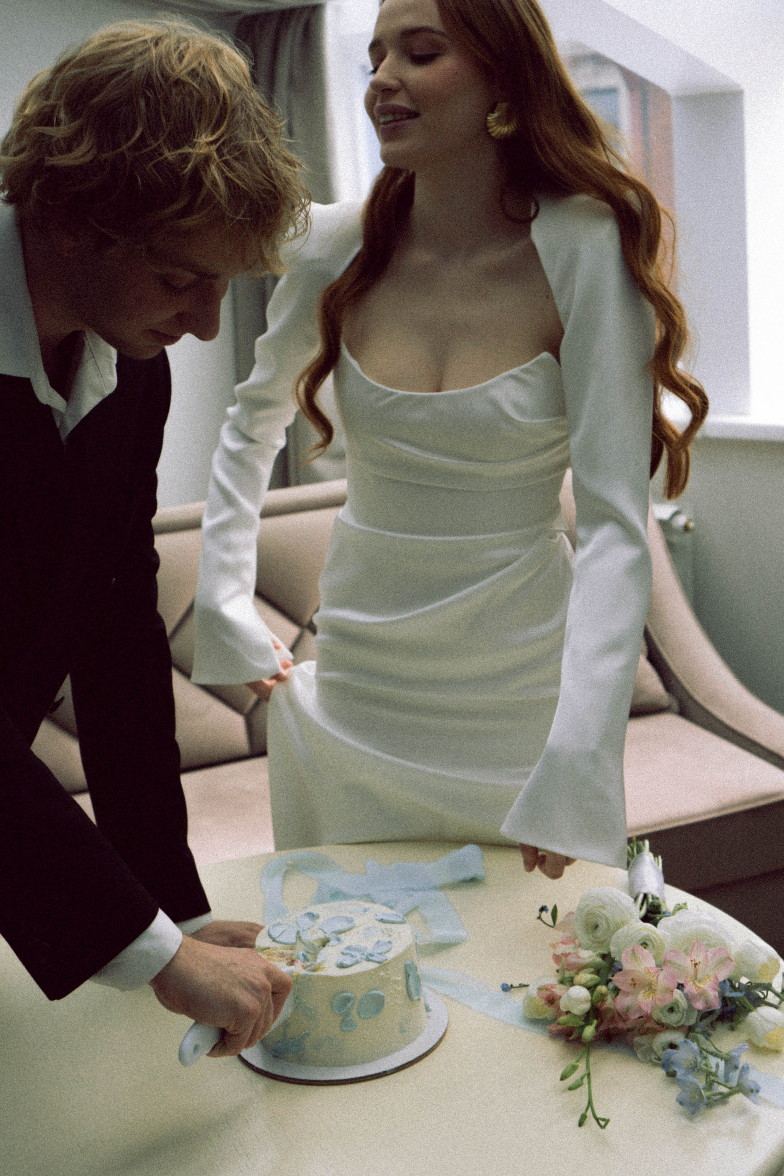 СВАДЕБНАЯ СЬЕМКА В ОТЕЛЕ. СБОРЫ ЖЕНИХА И НЕВЕСТЫ И ТАКЖЕ ТОР И ПОДГОТОВКА К ПРОГУЛКЕ. Профессиональный фотограф, Санкт-Петербург — Виктория Богомолова