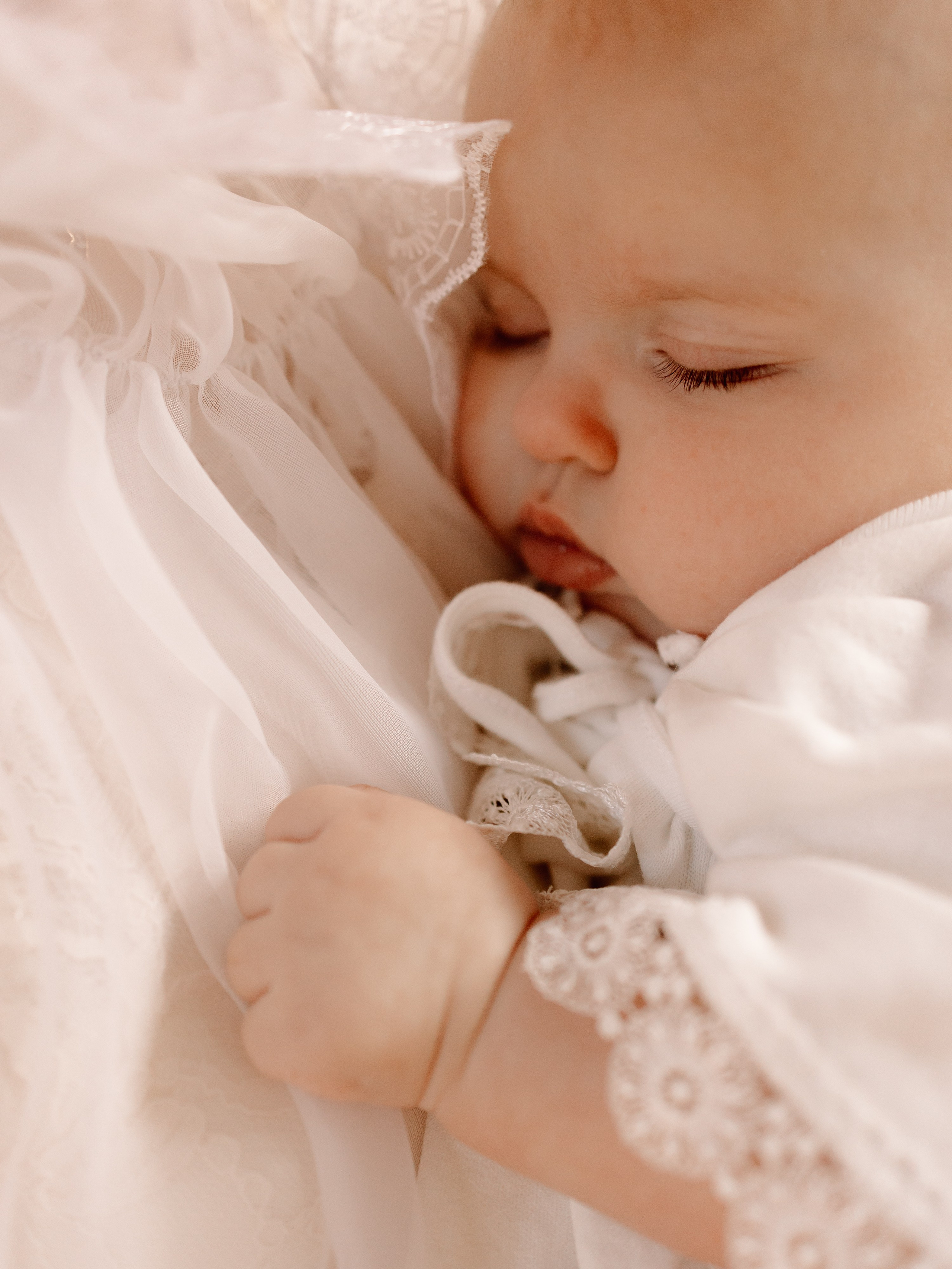 Таинство крещения Миланы. Семейный фотограф в Краснодаре Храмова Анна