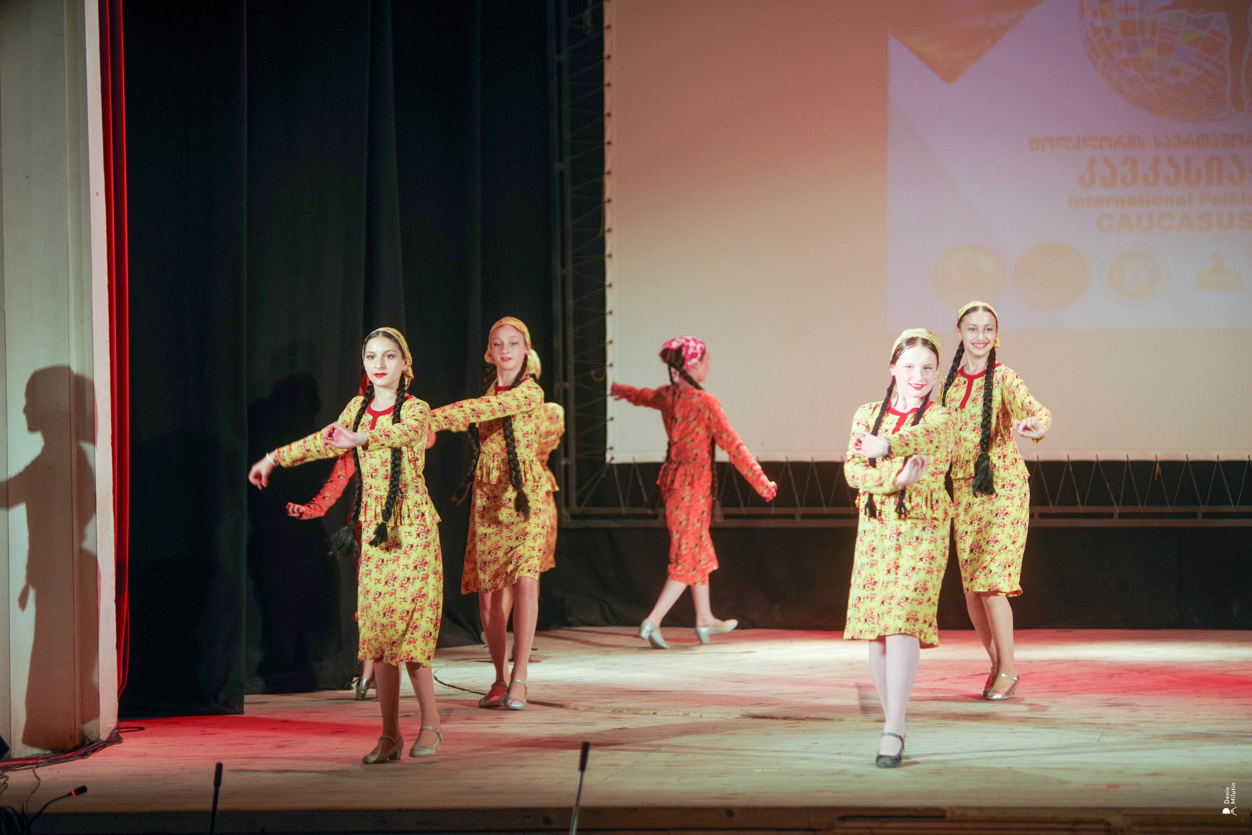 Танцы в прекрасном Они. Портретный фотограф Денис Милютин