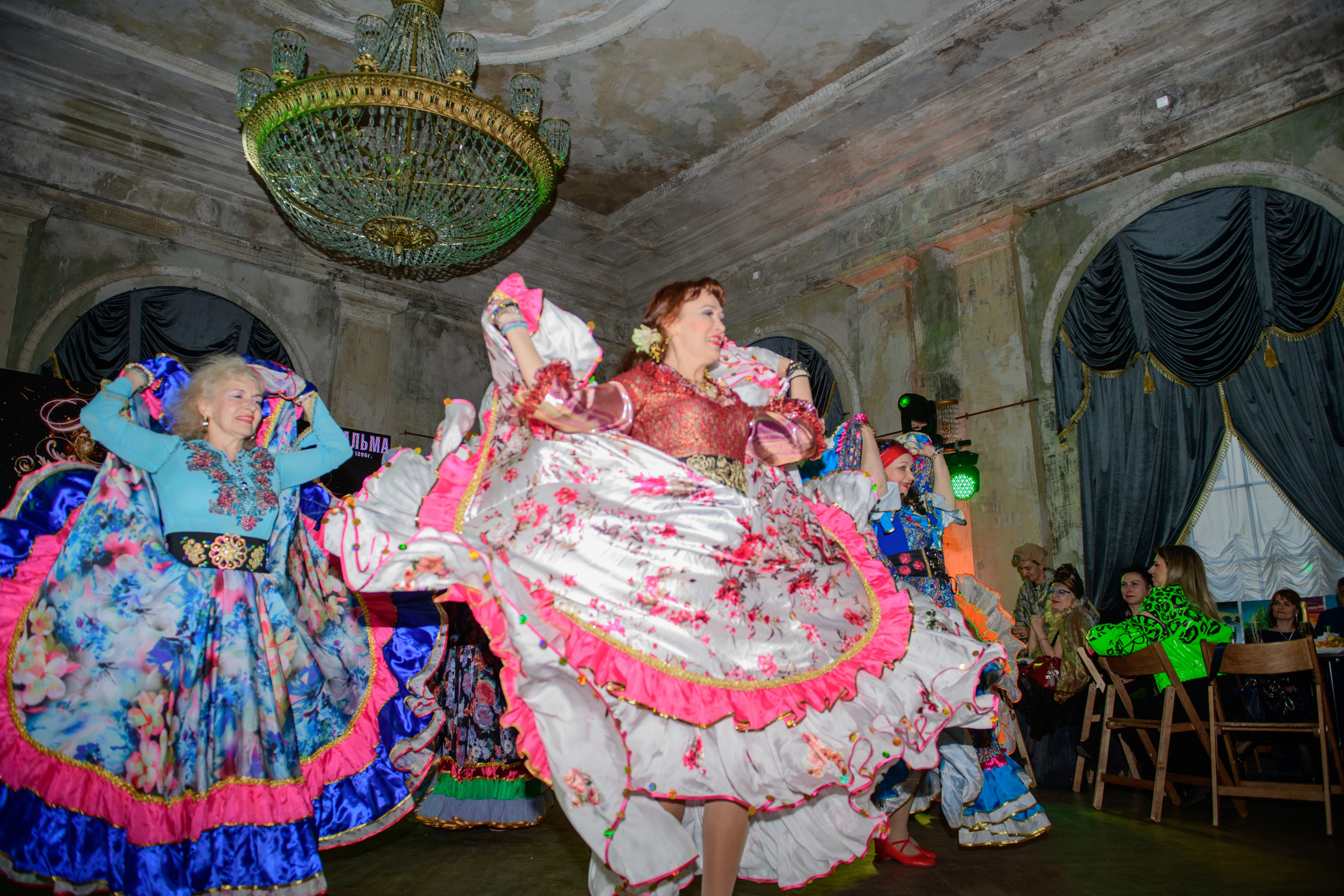 Репортаж модного показа «Люди брендов». Организация и проведение фотосъемок в Санкт-Петербурге. Фотограф Смирягин Илья