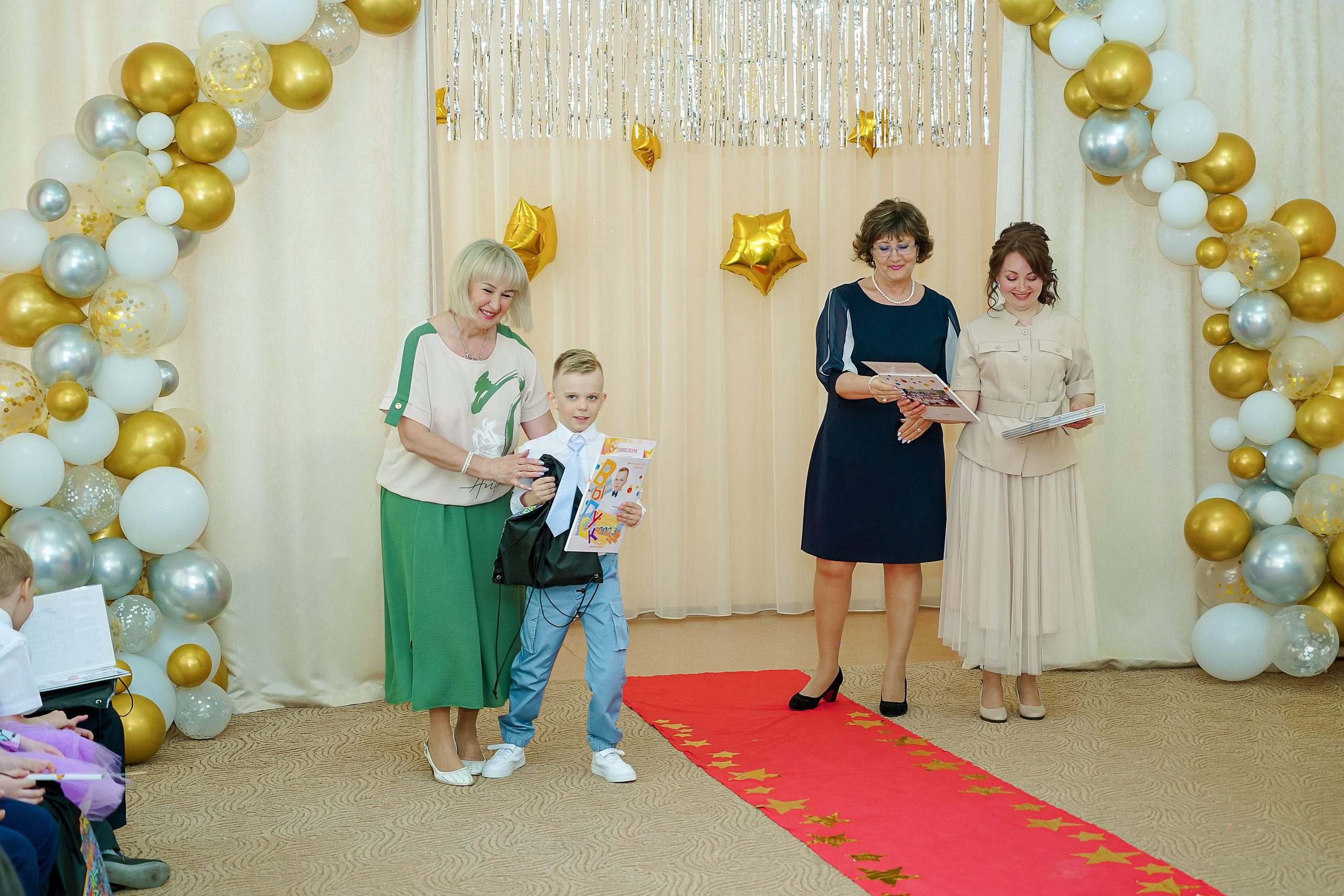 Фотосъемка видеосъёмка фотограф видеооператор новогодних утренников  в. Фотограф, видеооператор Нина Коршунова