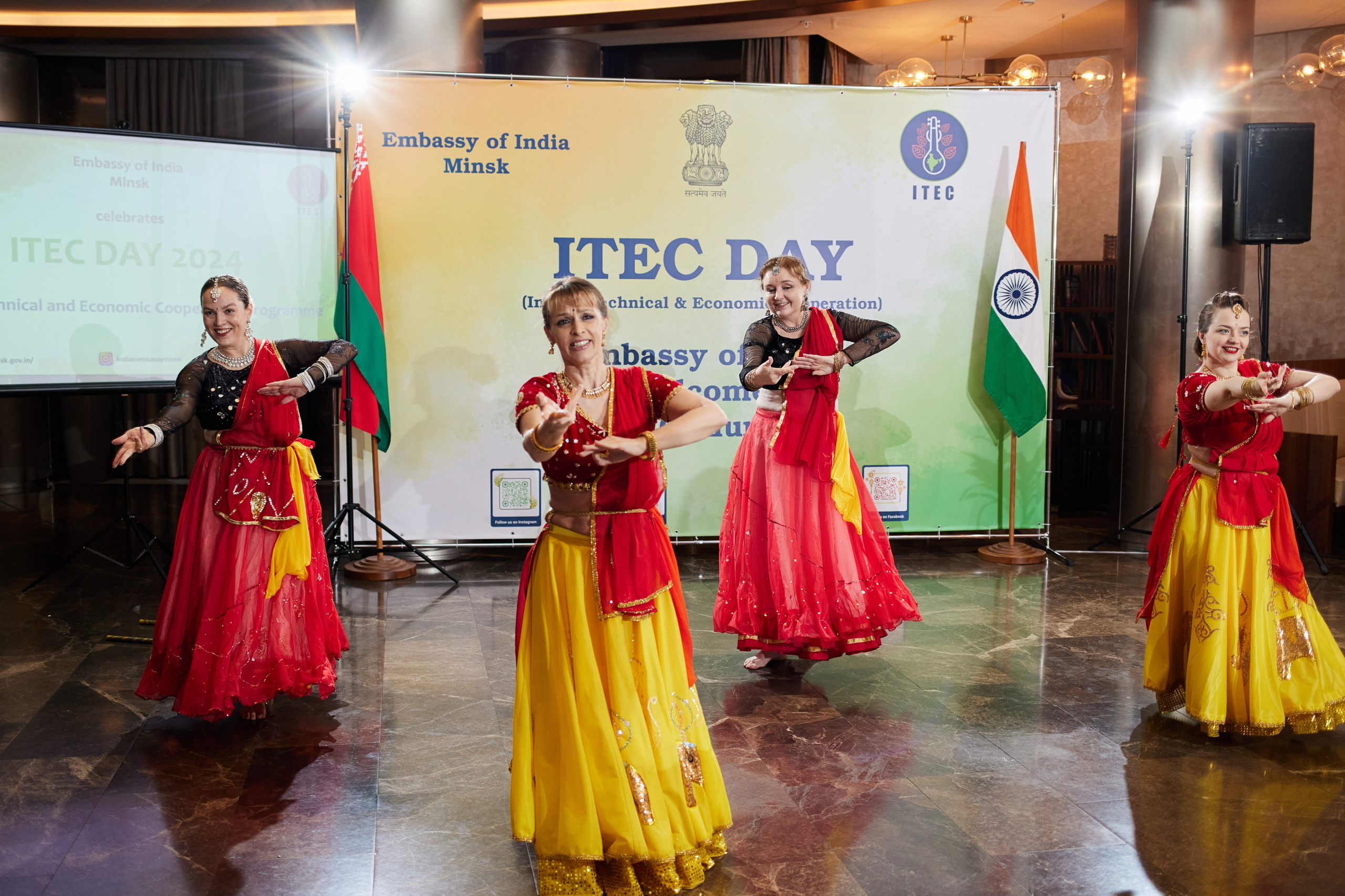 Посольство Индии. Свадебная, репортажная фотосъемка и видеосъемка в Минске. Илья и Юлия Ширмановы. Фотограф | Видеограф | Минск