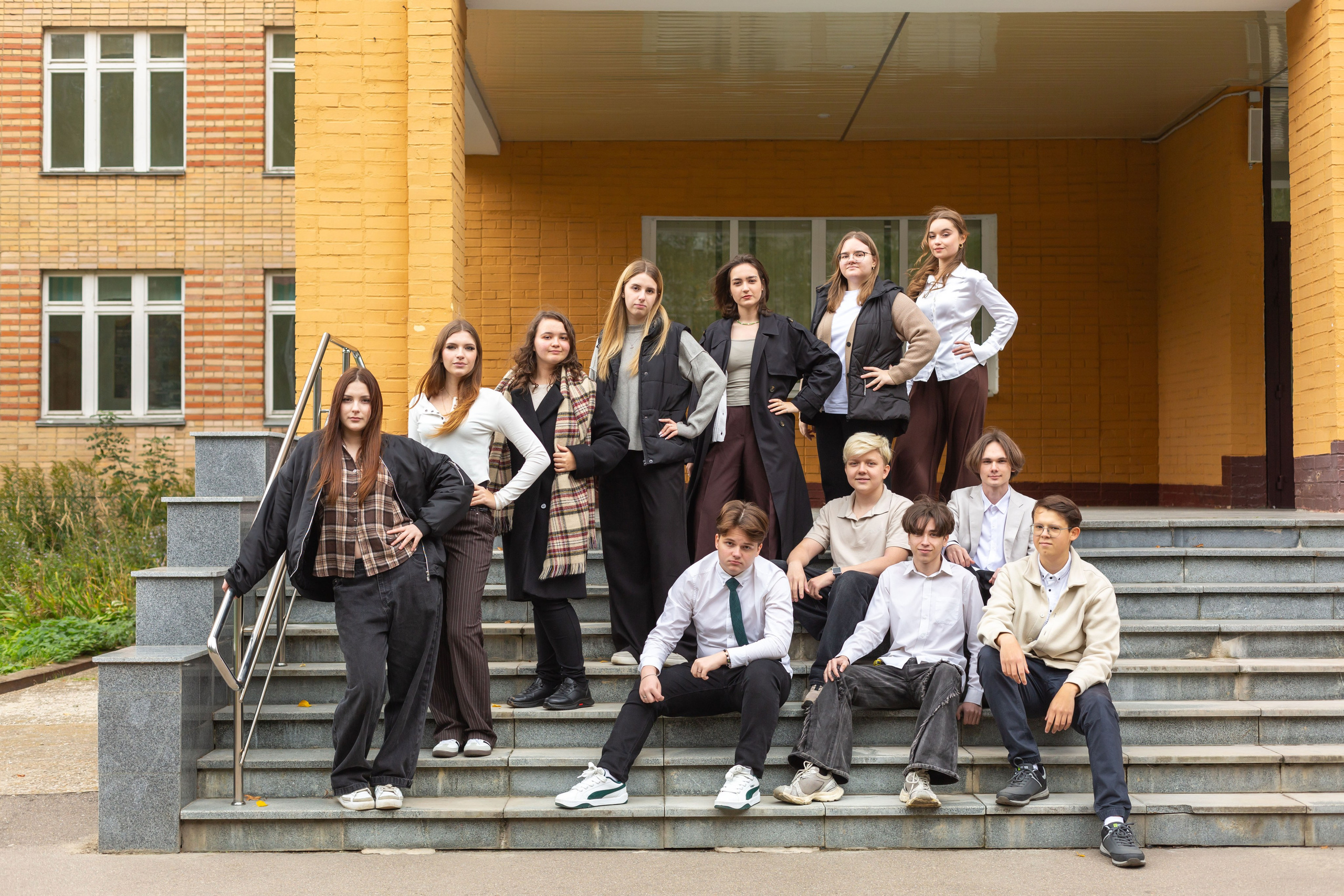 Съемка у школы. Семейный и детский фотограф Анна Петракова