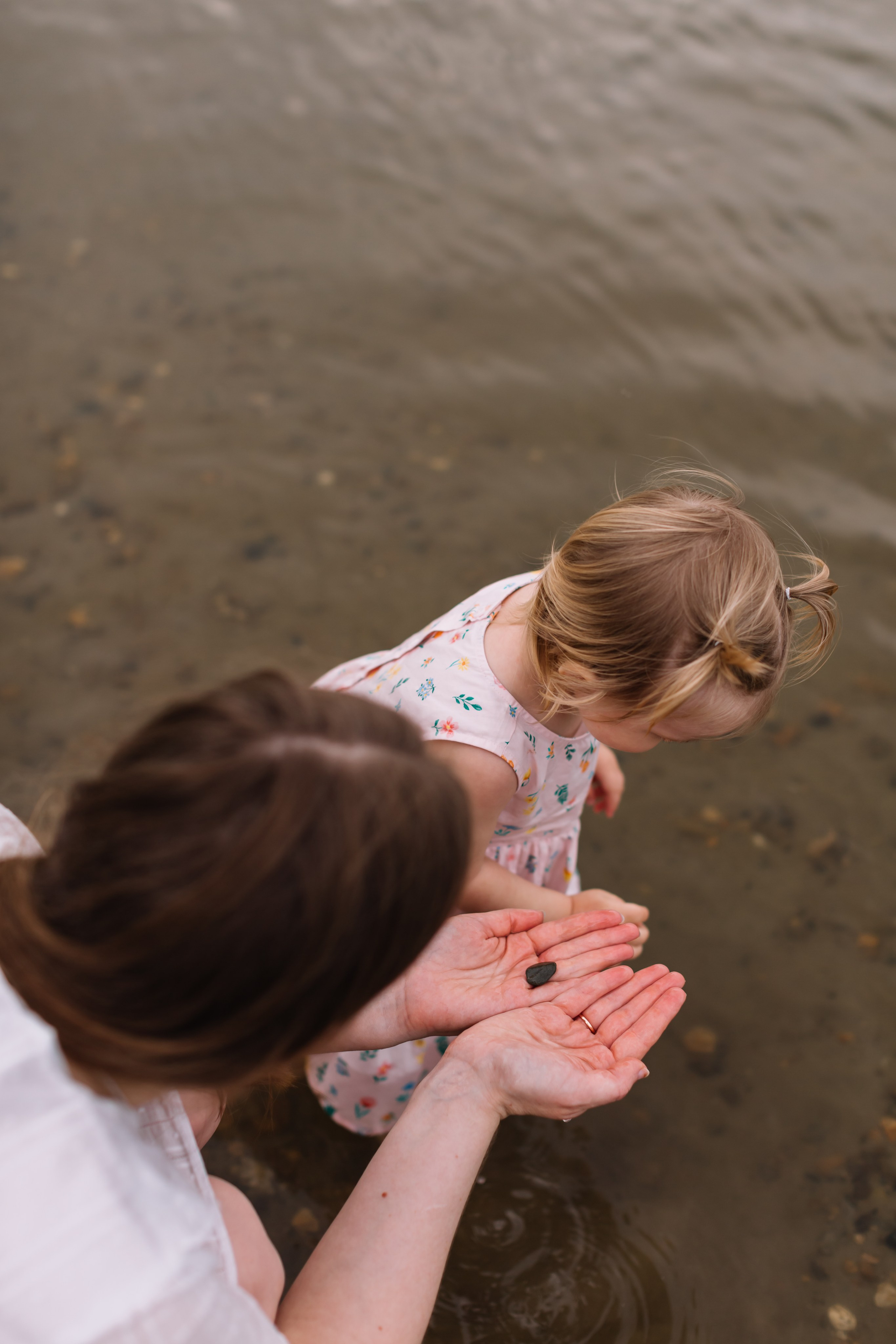 алёна малахова фотограф новосибирск семейный детский домашняя фотосессия в новосибирске день рождения репортажная съёмка фотосессия с лошадьми на конюшне деревня алтай  на природе фотосессия в детском саду мама и сын предложение руки и сердца идея  помолвка фотосессия берег закат детский день рождения годик торт аниматор лофт игровая продолжение следует prodoljenie_sleduet_  корпоратив тимбилдинг первоклашка линейка  контент  бизнес портрет оперный новат франция берет весна девушка мама и дочь мать и дитя