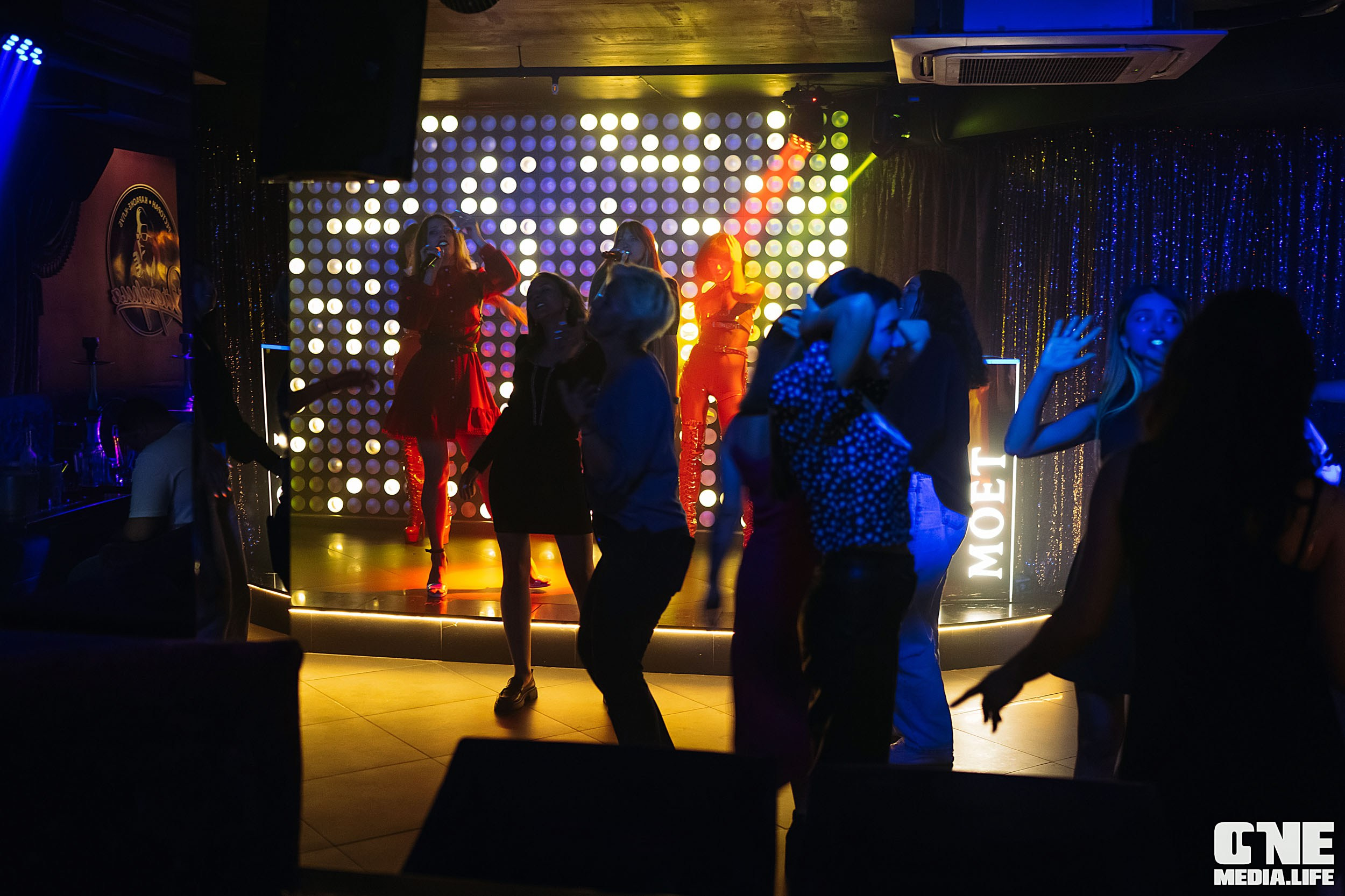 Фоторепортаж из караоке-клуба Эйфория. One Media Life: фоторепортажи, фотоотчеты с мероприятий и заведений