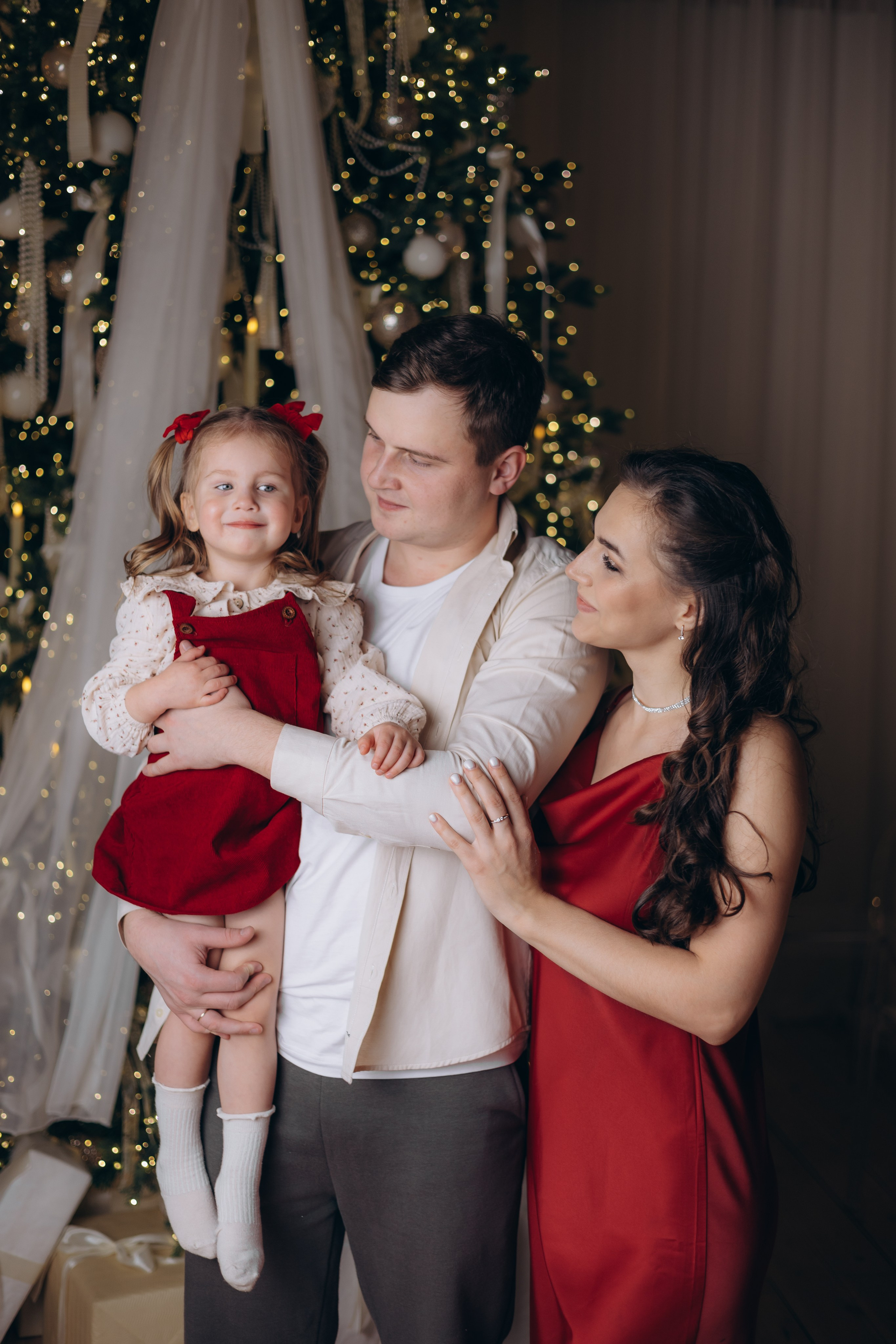 Ирина, Вадим и Милана. Свадебный и семейный фотограф в Новосибирске Дарья Кель