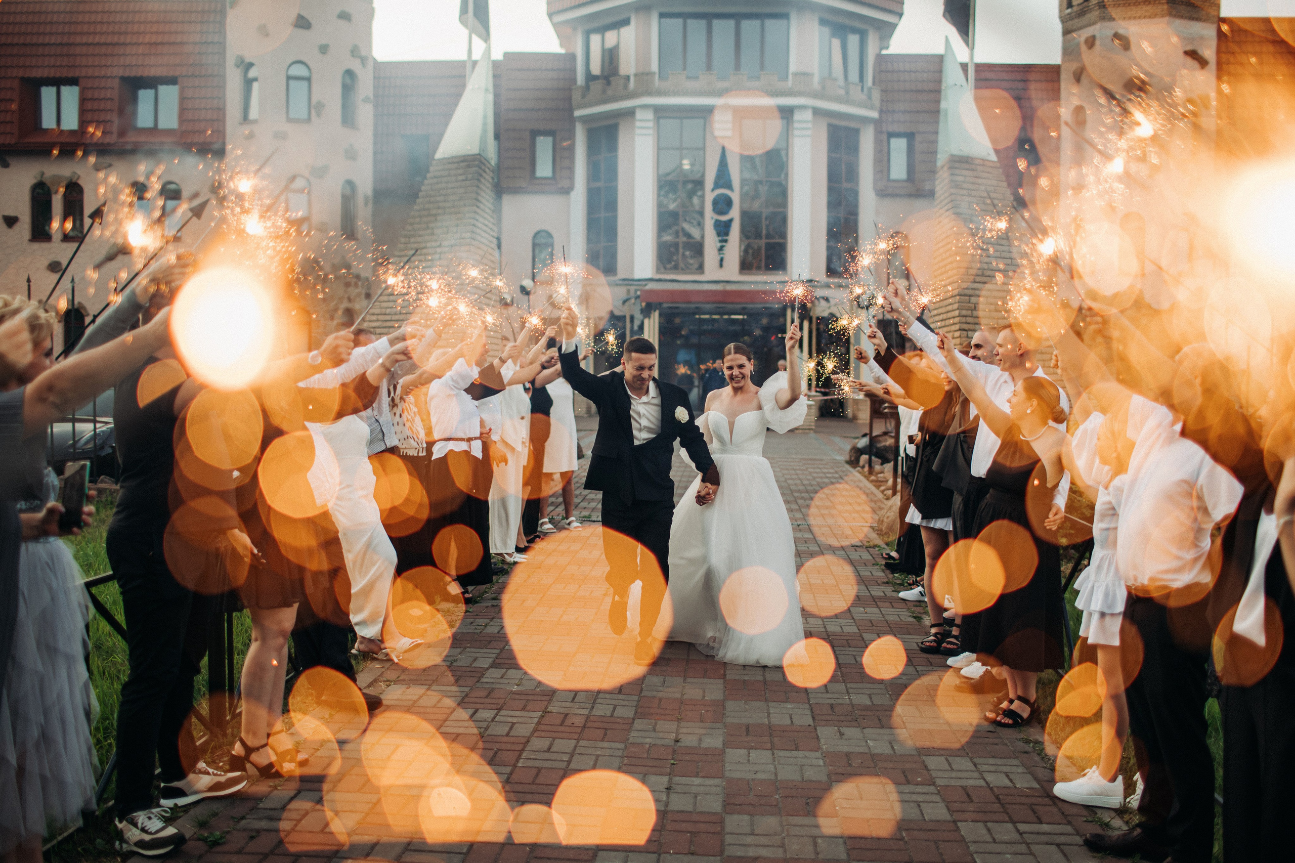 Vlad & Nadya (Saint-Petersburg, Russia). Destination wedding photographer Peter Letu