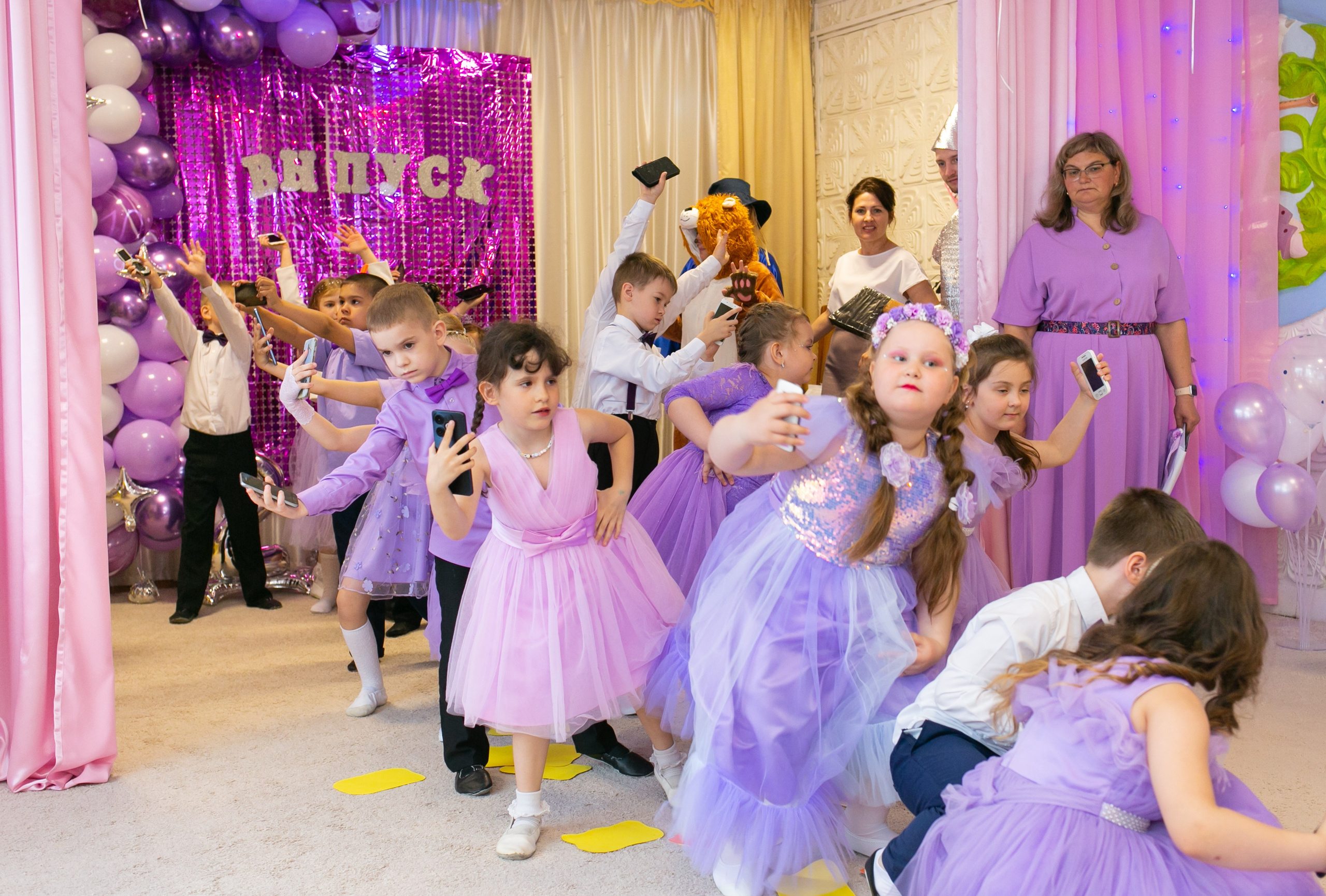 Выпускные и Утренники. Фотограф новорожденных и семейный фотограф НСО г. Бердск Марина Львова