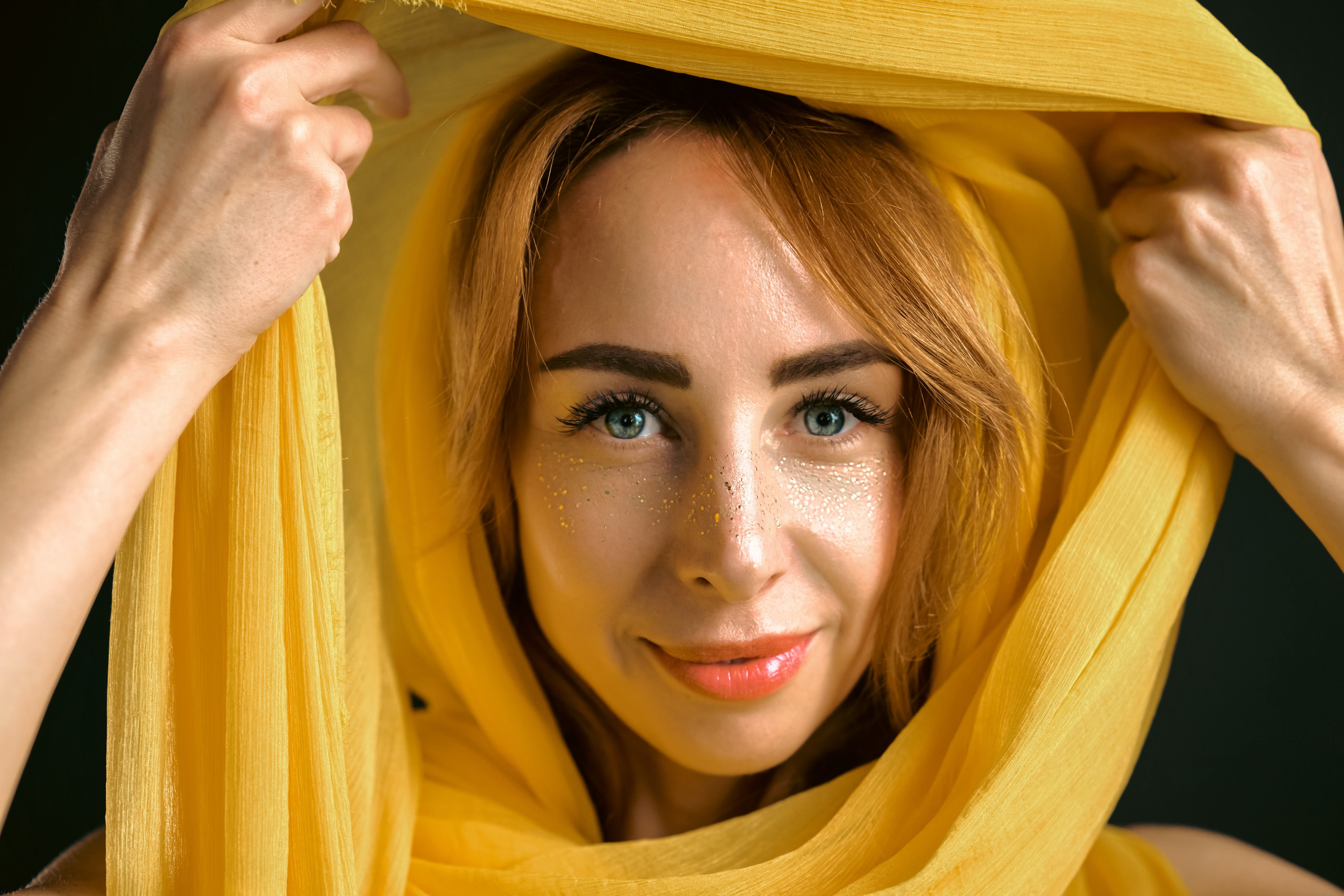 Весенняя фотосессия в студии. Портретный фотограф в Краснодаре Евгений Карпов