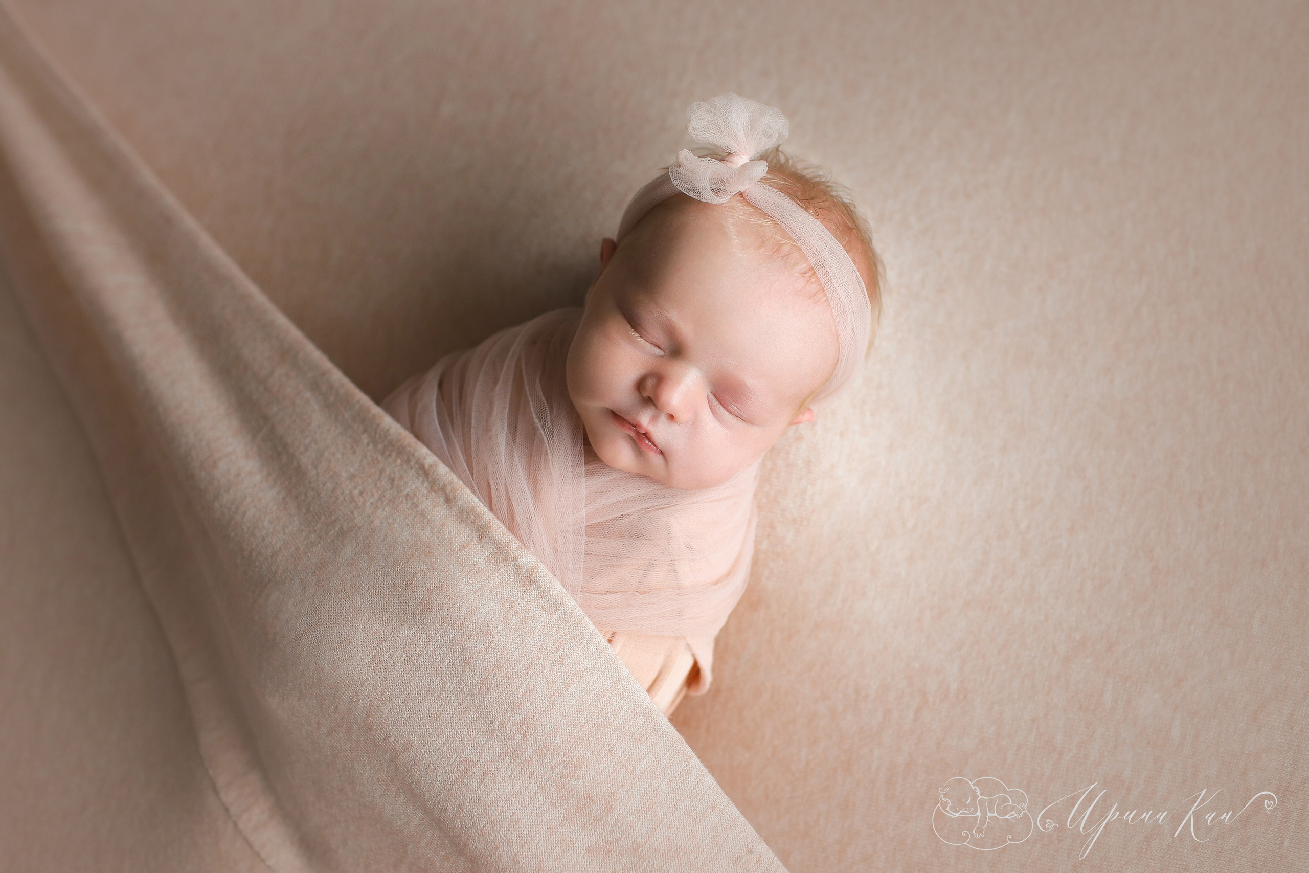 Мини съемка новорожденные девочки. Ирина Кан Фотограф новорожденных в Екатеринбурге
