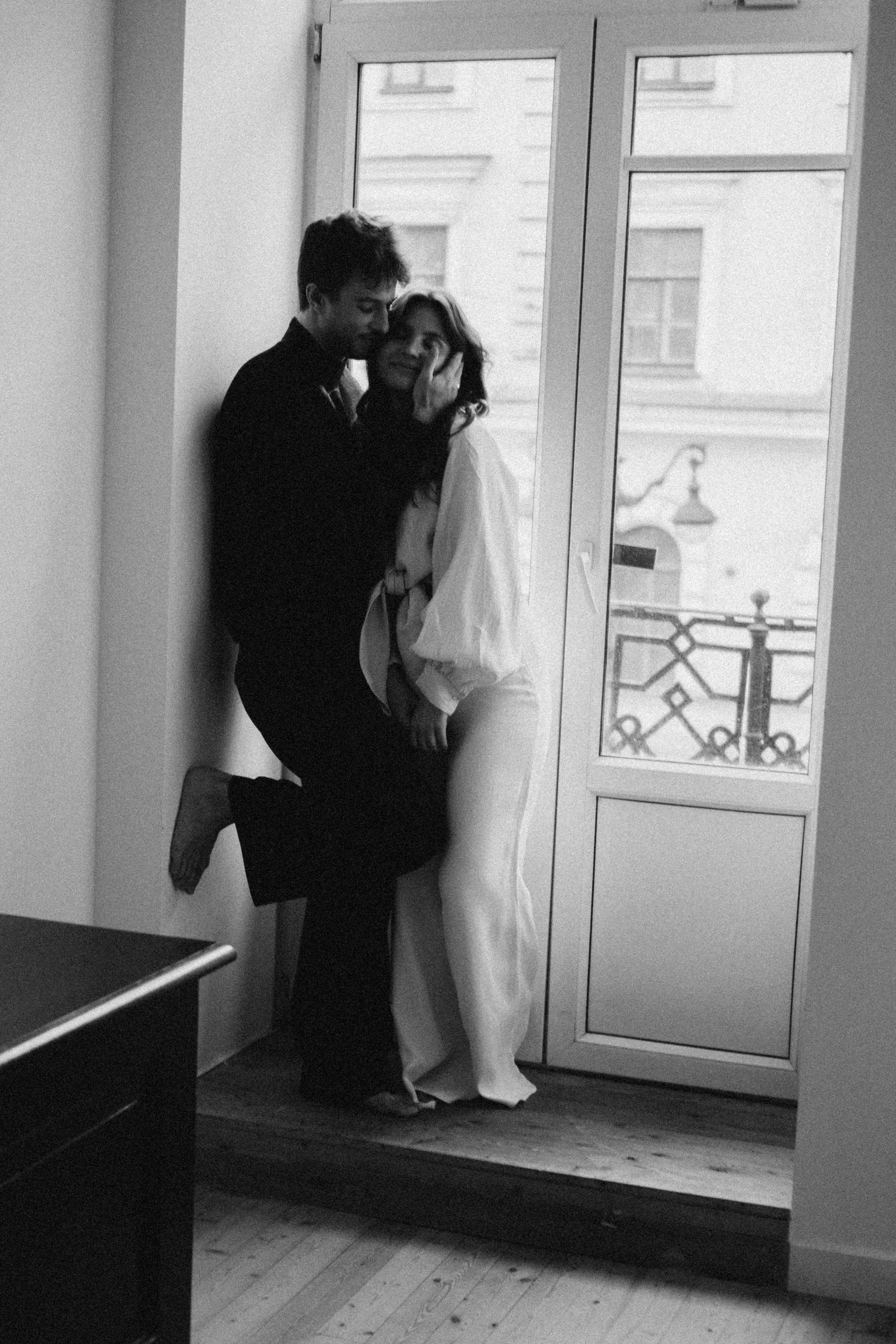 СБОРЫ ЖЕНИХА И НЕВЕСТЫ В УЮТНОЙ КВАРТИРЕ В ЦЕНТРЕ САНТК-ПЕТЕРБУРГА. Профессиональный фотограф, Санкт-Петербург — Виктория Богомолова