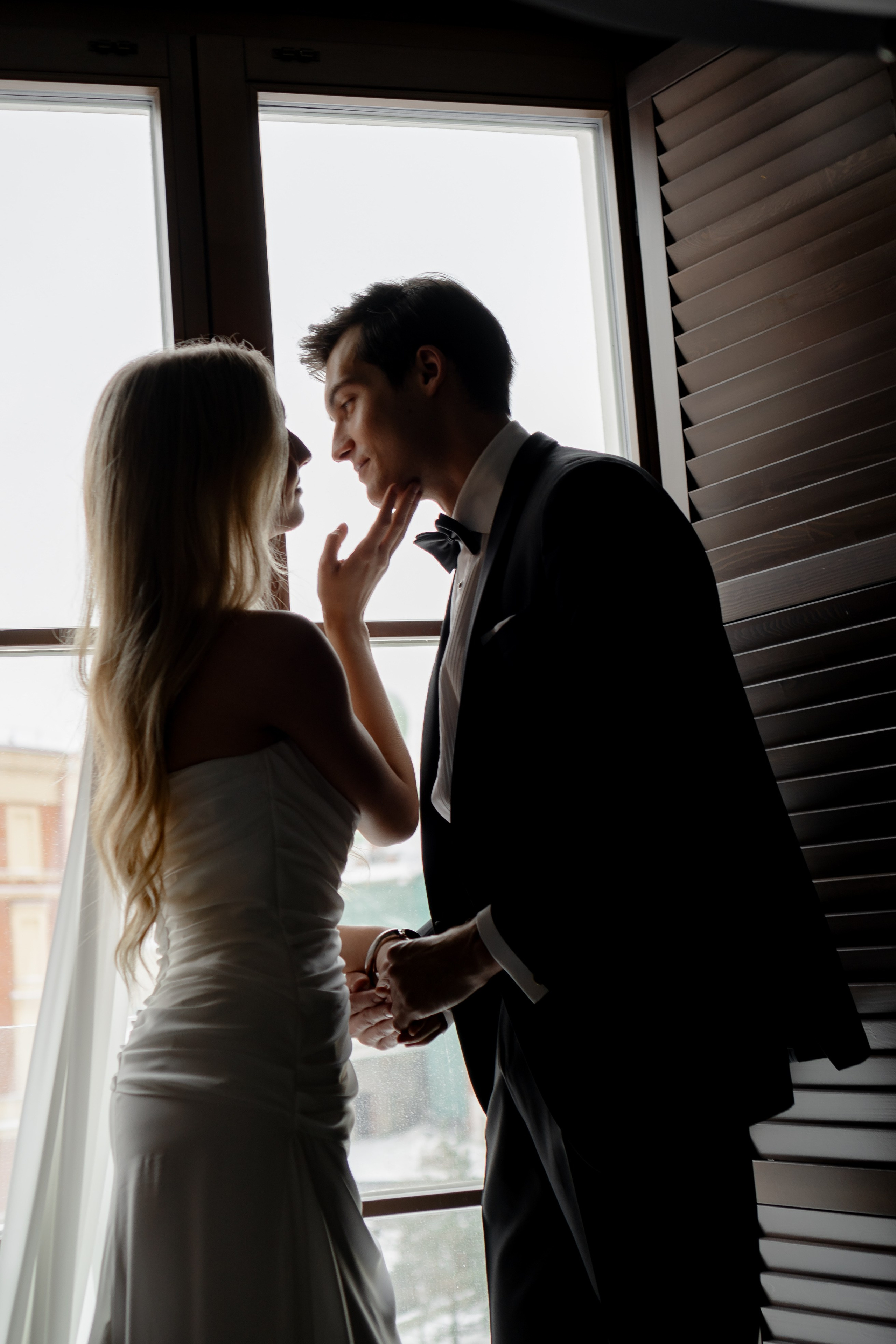 ЭЛЕГАНТНАЯ СВАДБЕНАЯ СЬЕМКА ЖЕНИХА И НЕВЕСТЫ В ДОРОГОМ ОТЕЛЕ САНКТ-ПЕТЕРБУРГА. Профессиональный фотограф, Санкт-Петербург — Виктория Богомолова