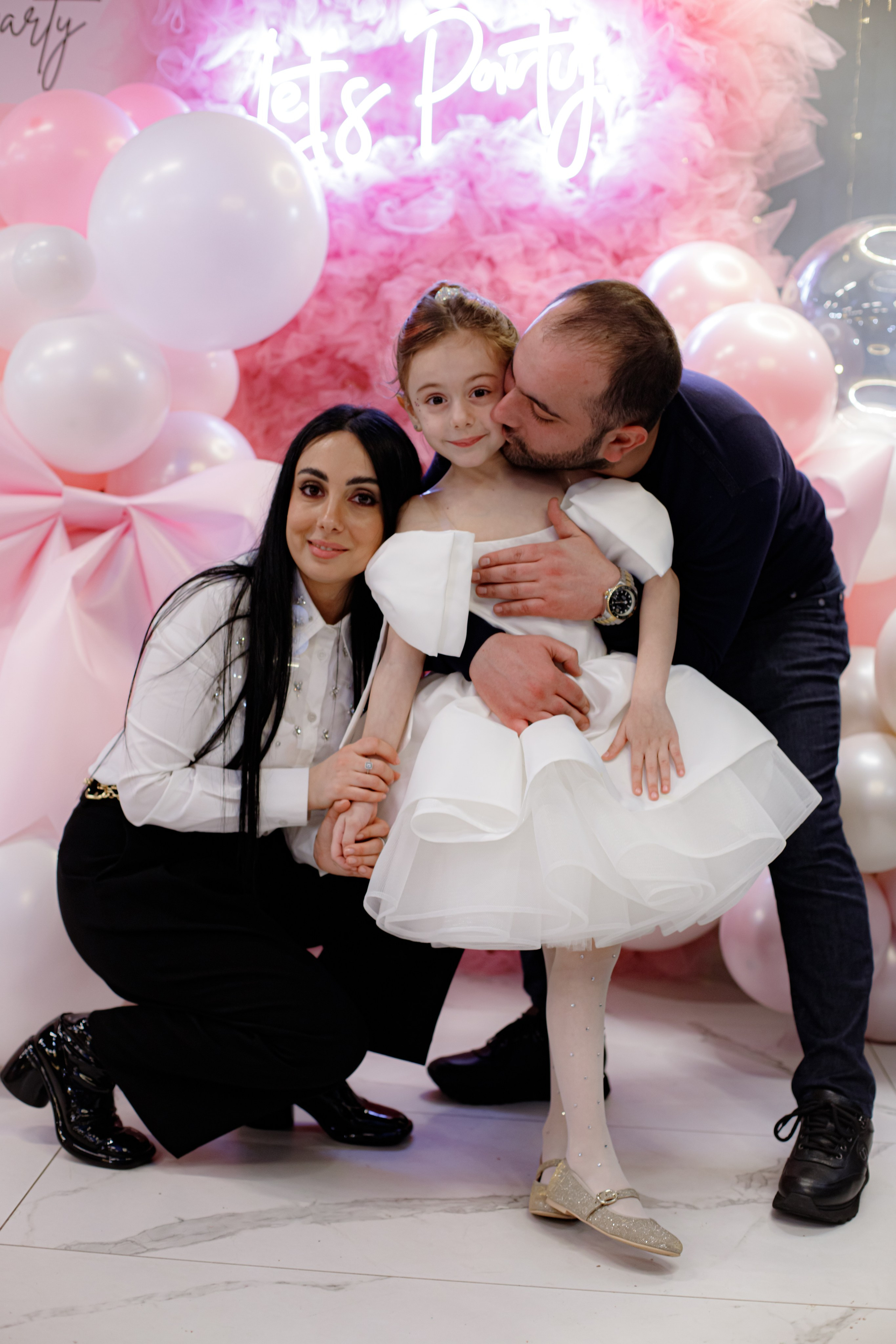 ASIA'S BIRTHDAY PARTY. Photokarish