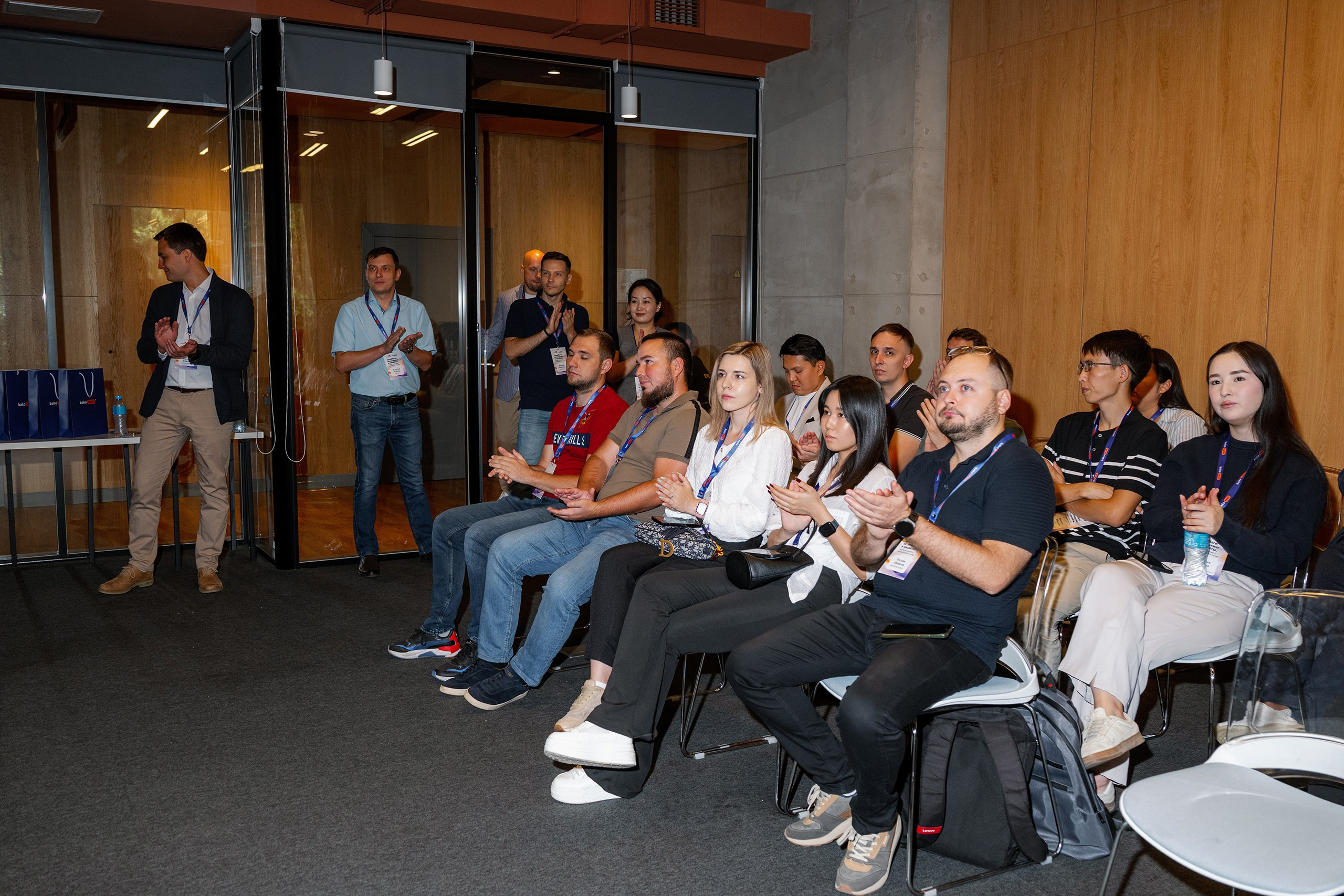 Конференция/Игра в тенис — BakoTech&Cloudfire. Фотограф в Алматы — Алексей Коньков | Репортаж, свадьбы, портреты