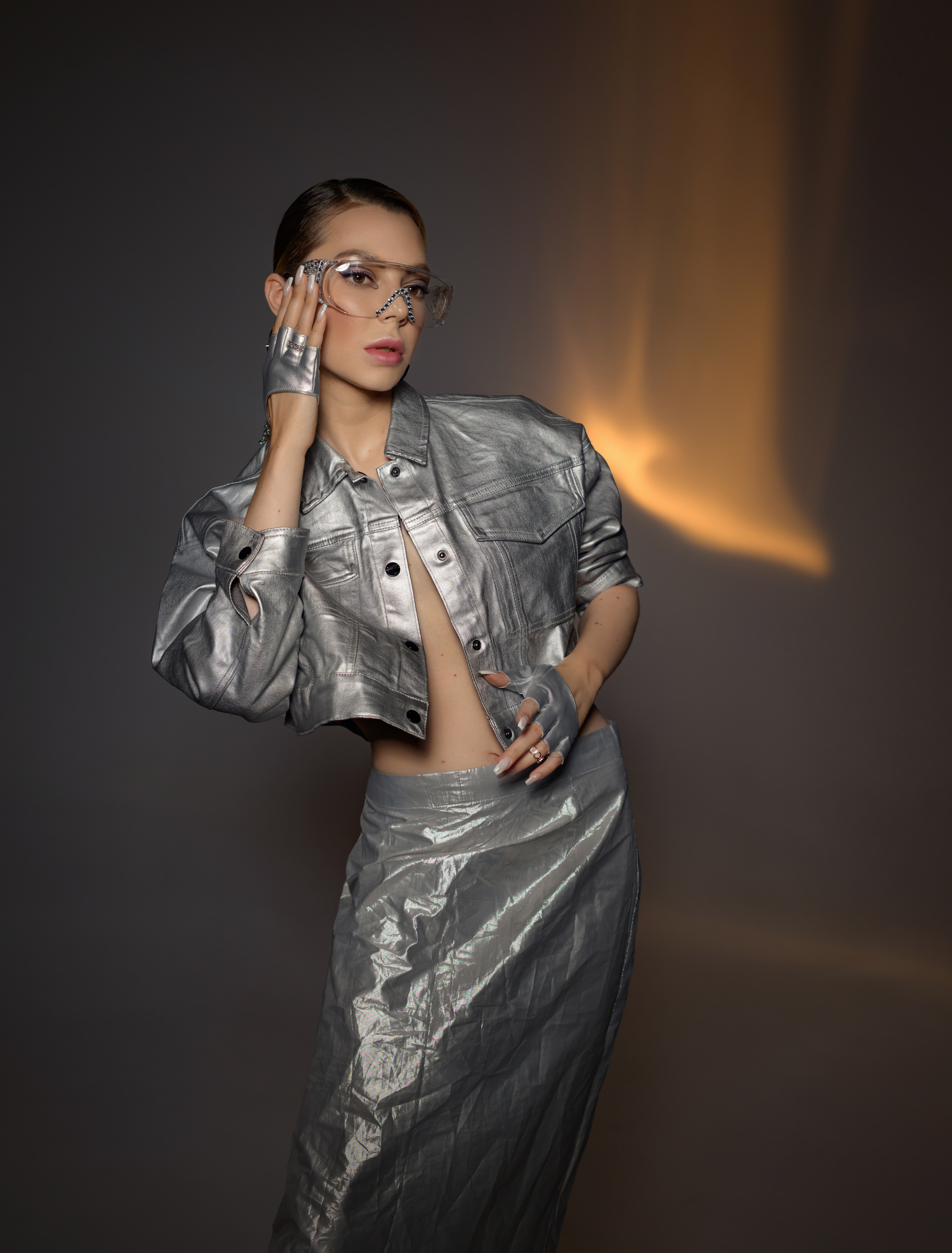 Фотосессия в костюме для девушки