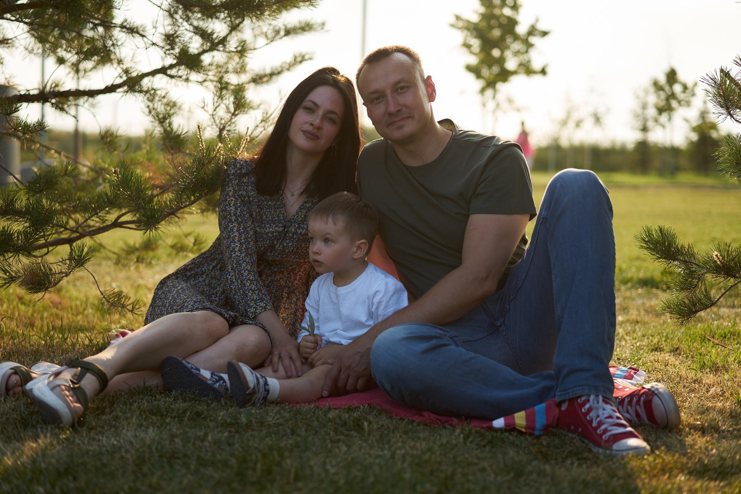 Семейная фотосессия летом в парке. Фотограф Екатеринбург Кокшарова Александра