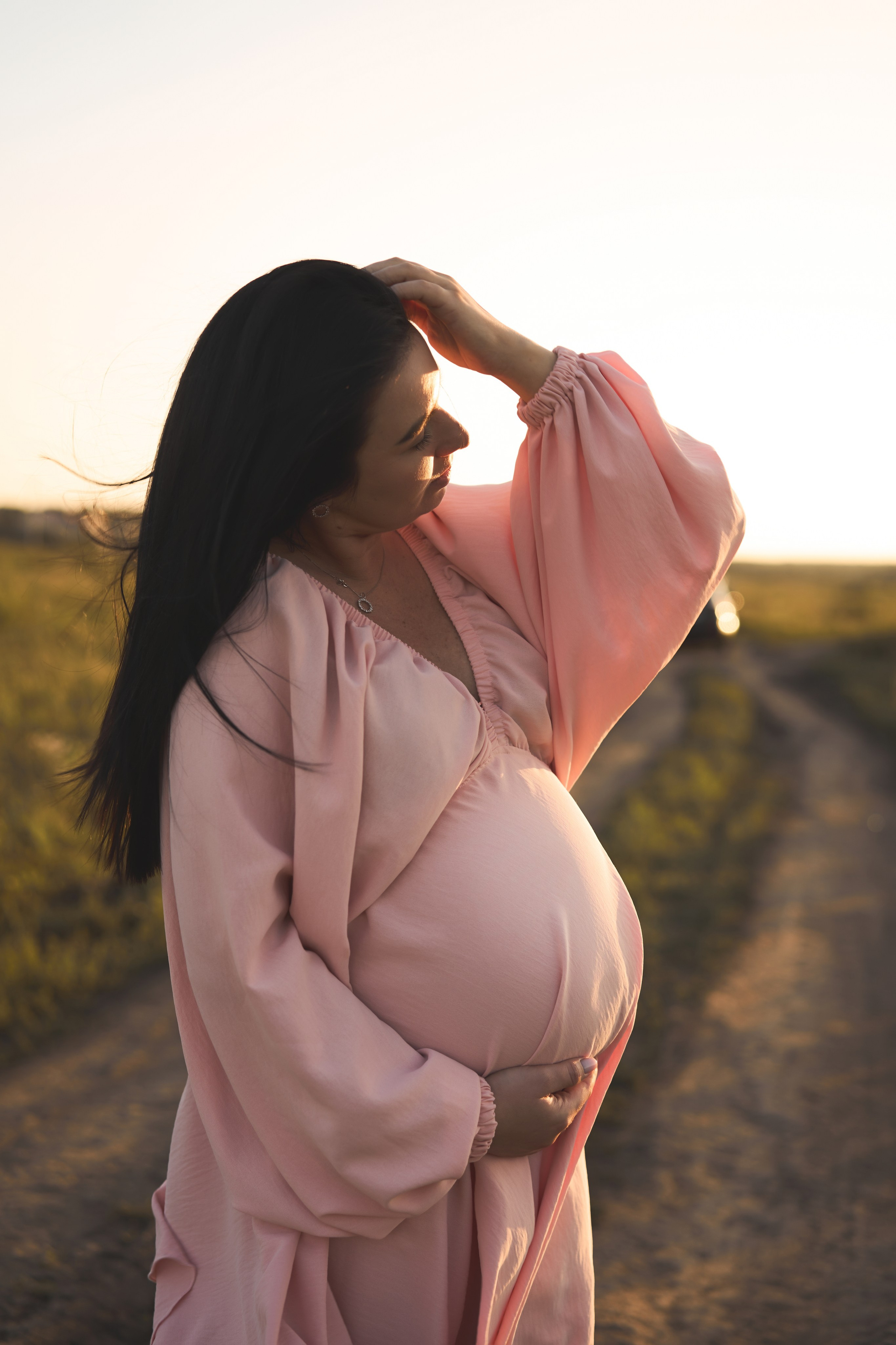 Фотосессия беременная пара в поле на закате😍. Фотограф Екатеринбург Кокшарова Александра