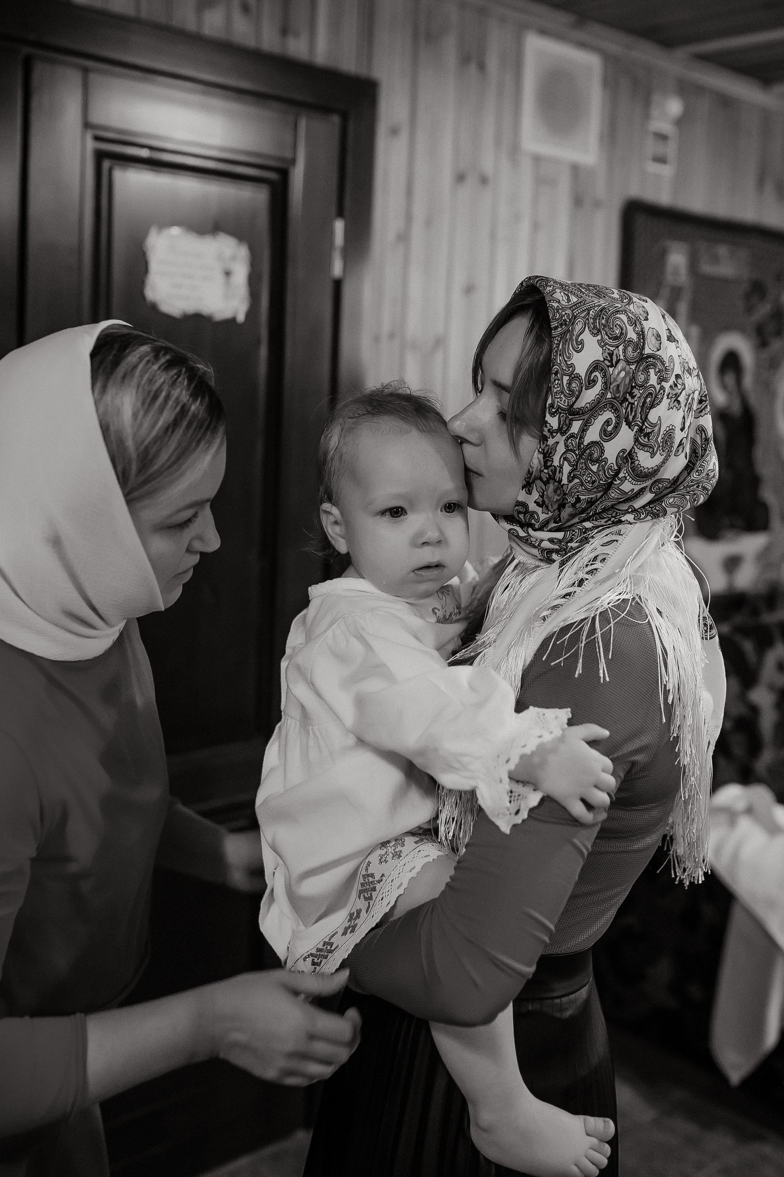 Крещение Ксении. Храм Симеона Верхотурского п.Барсово. Семейный фотограф в Сургуте