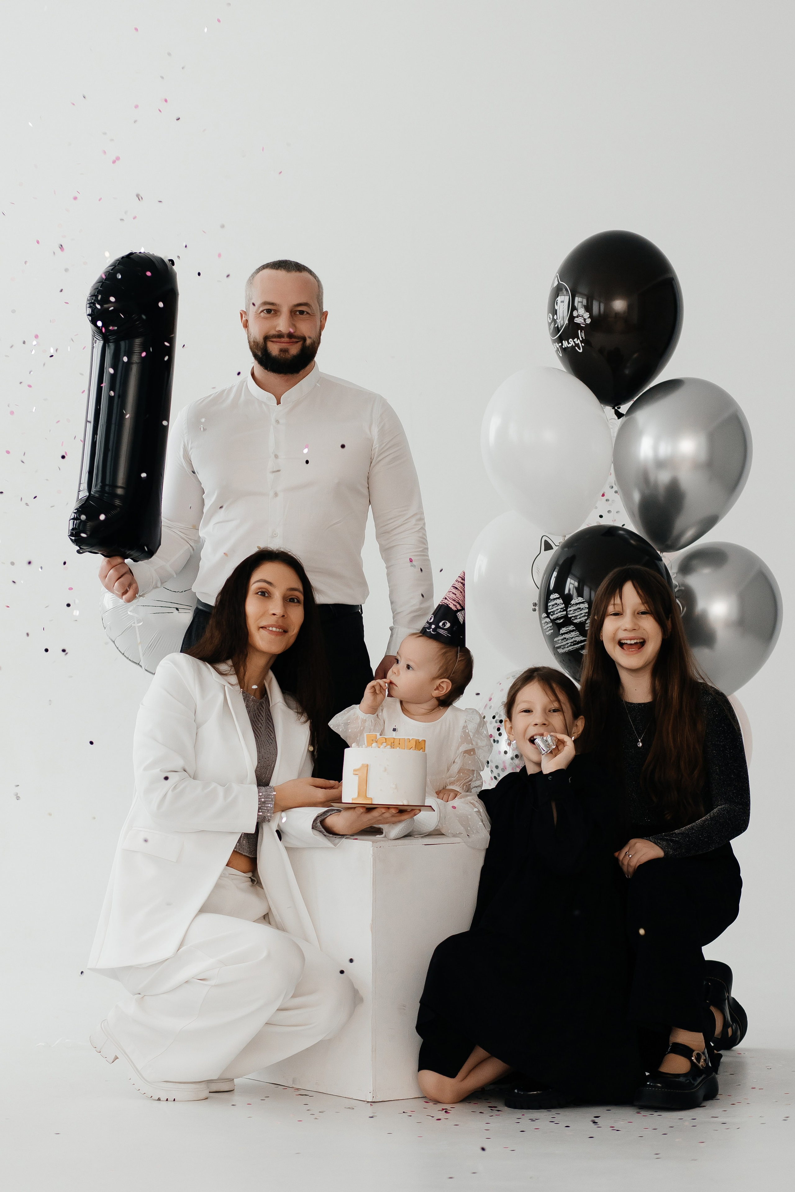 Иван, Валерия, Неонила, Василиса и Есения. Свадебный фотограф Чайковский