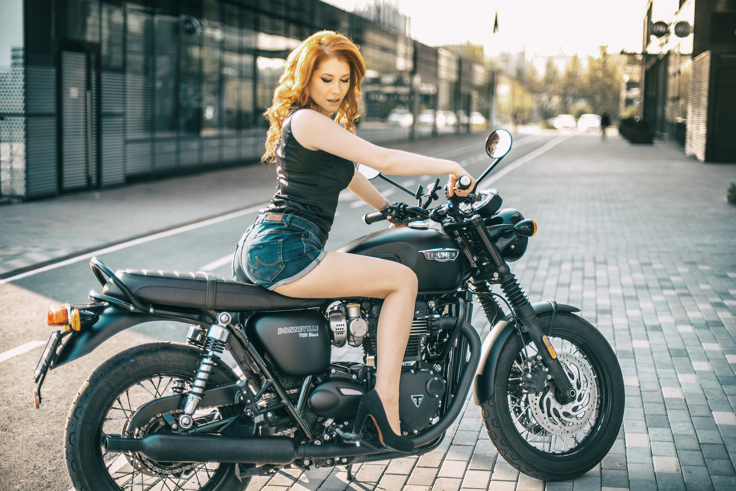 Портреты на мотоцикле. Проект Фотобрата. Егор Фотобрат — Портретный фотограф теперь в Ташкенте