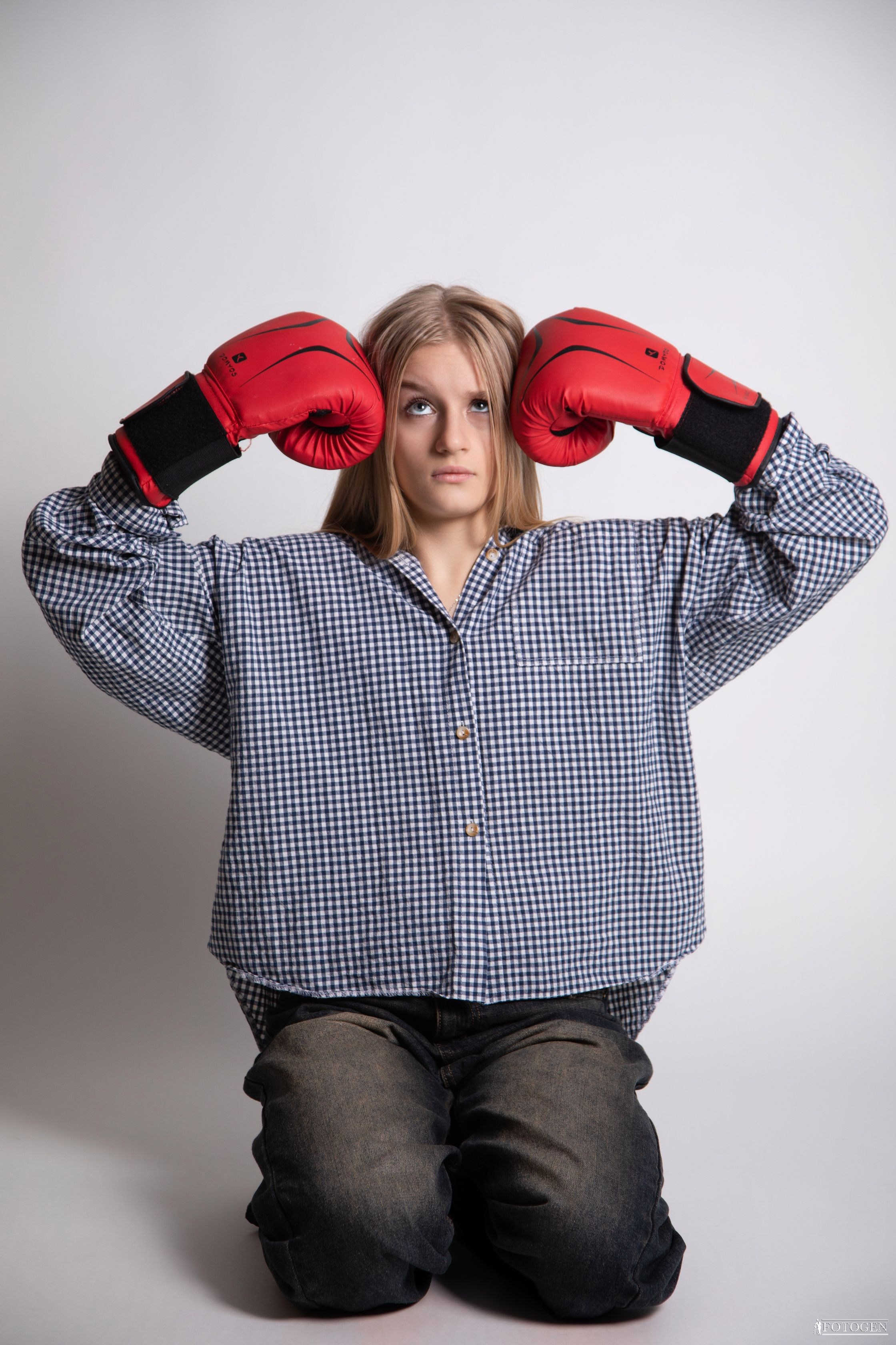 Фотосессия Девочек до 14 лет в Интерьере — Fotogen. Интерьерная фотостудия FOTOGEN г. Краснодар