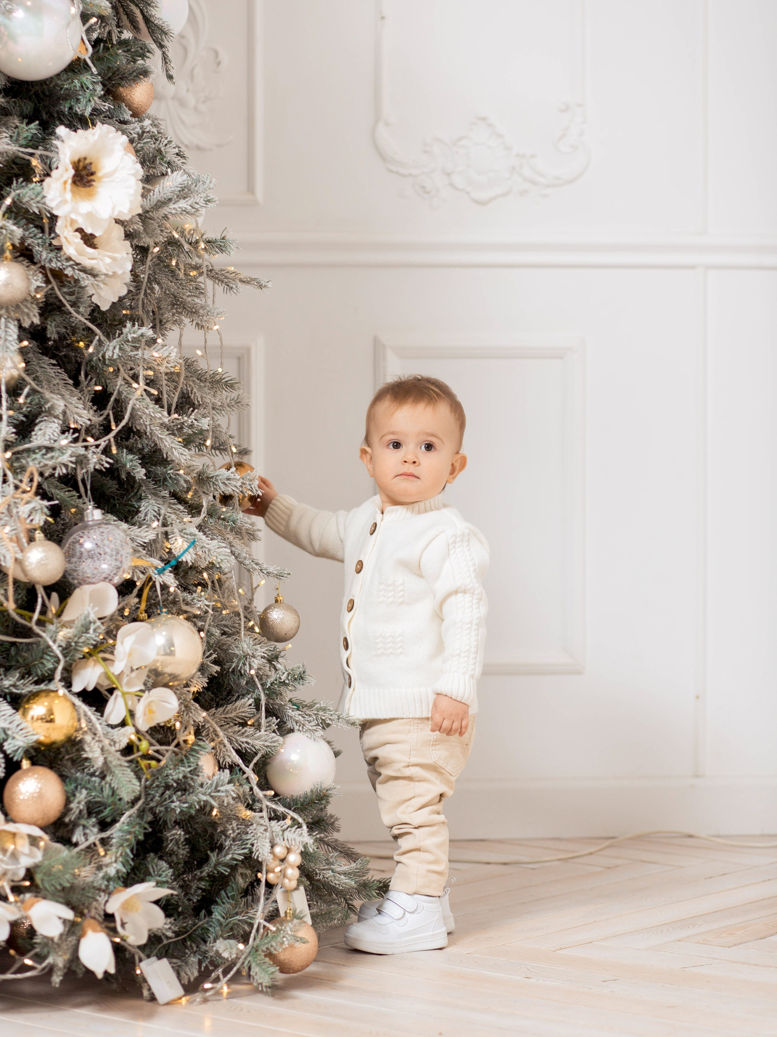 Новогодняя фотосессия в студии в городе Ростове-на-Дону для Александра, Лии и Артёма