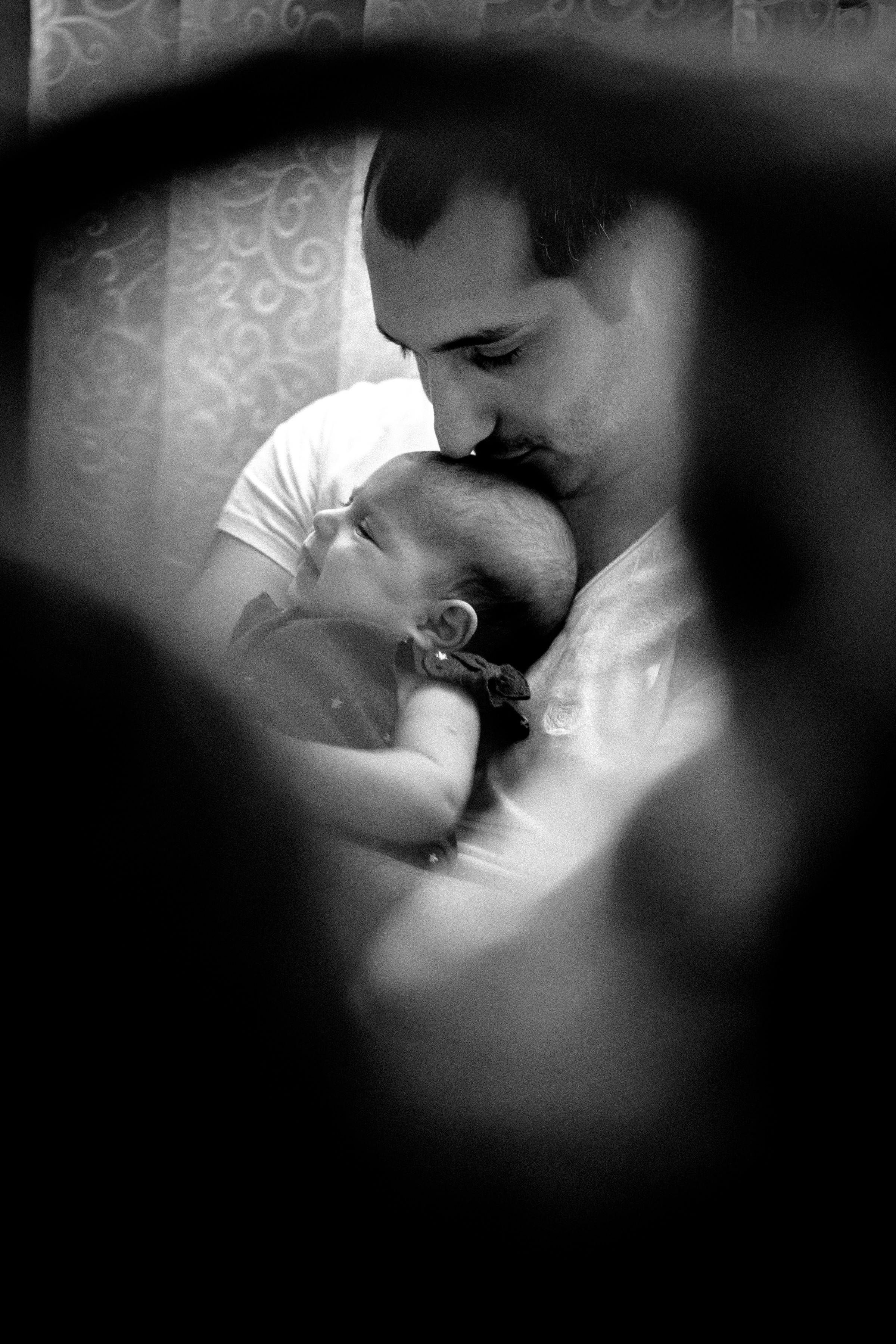 Домашняя  с новым членом семьи с маленькой дочкой. Ольга Плаксина фотограф в Саратове