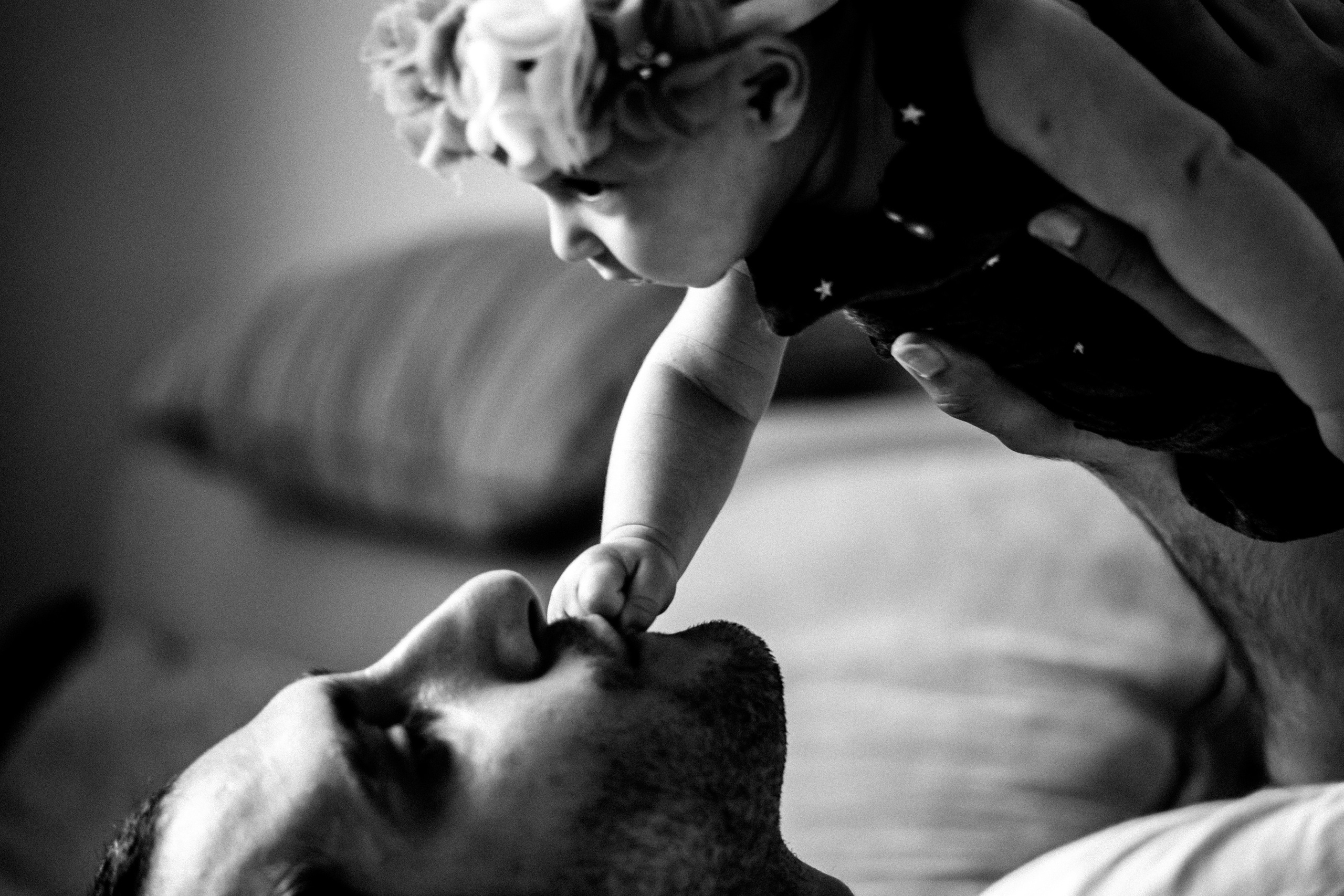 Домашняя  с новым членом семьи с маленькой дочкой. Ольга Плаксина фотограф в Саратове