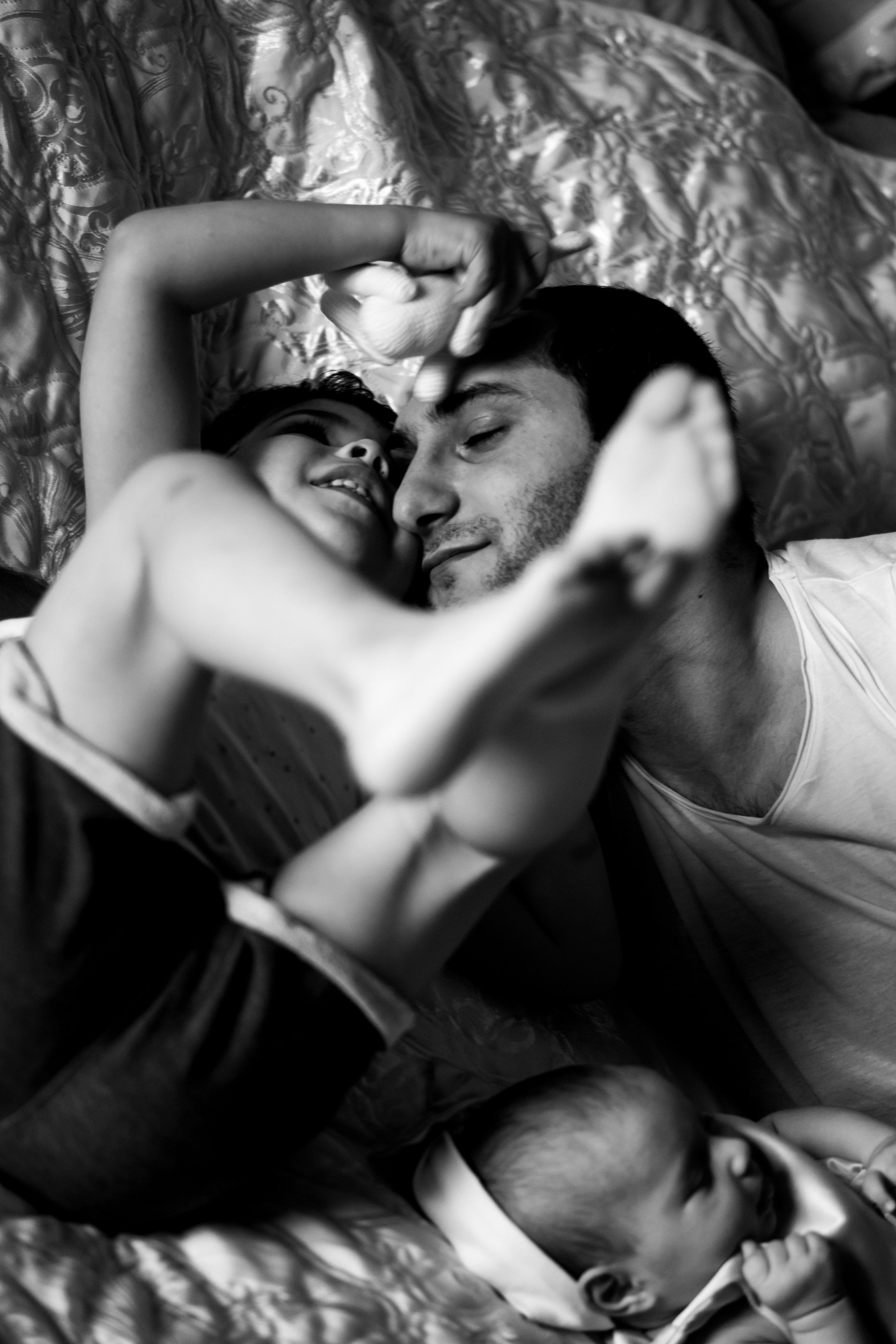 Домашняя  с новым членом семьи с маленькой дочкой. Ольга Плаксина фотограф в Саратове