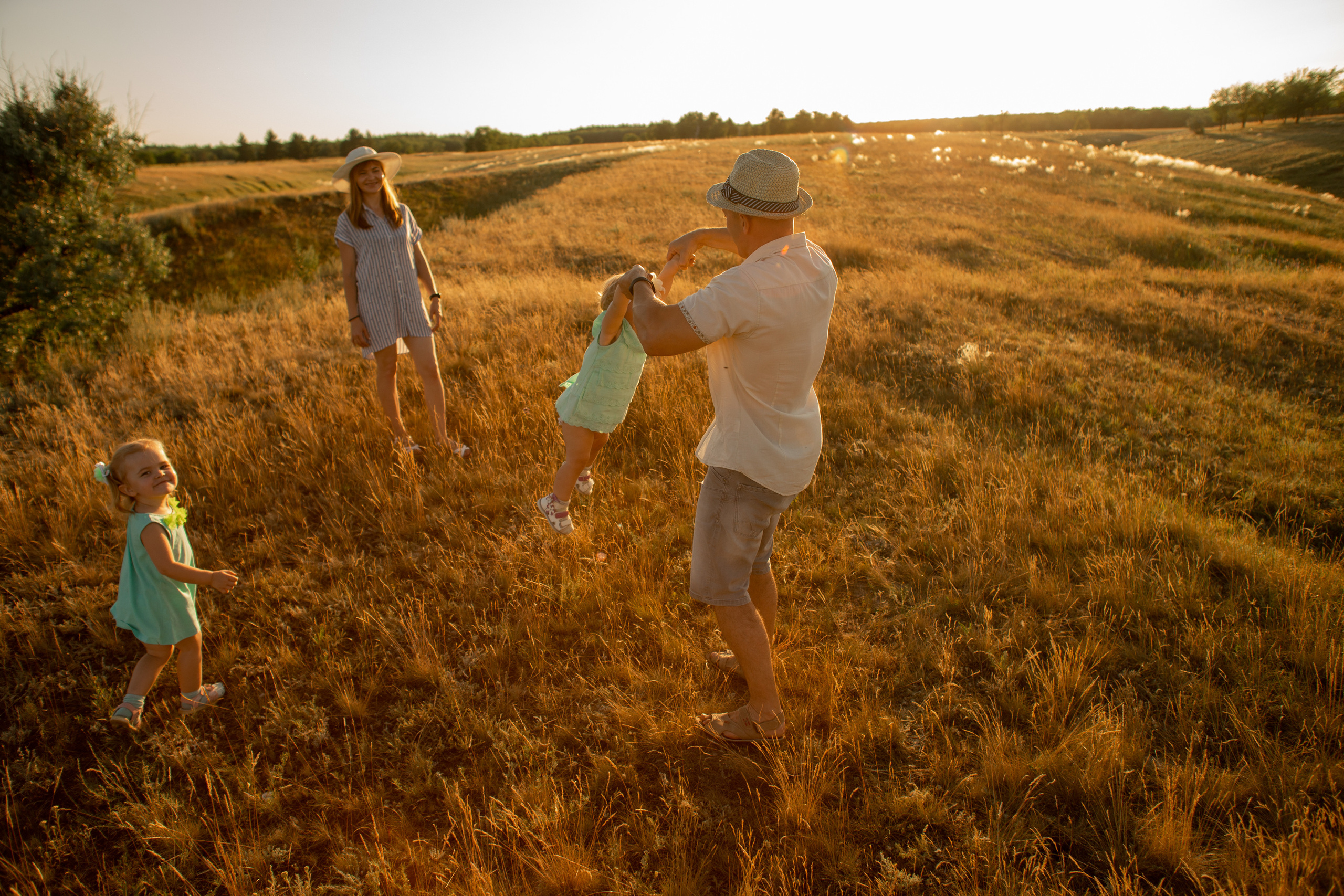 Аня, Вячеслав и дочки Соня и Лера. Ольга Плаксина фотограф в Саратове