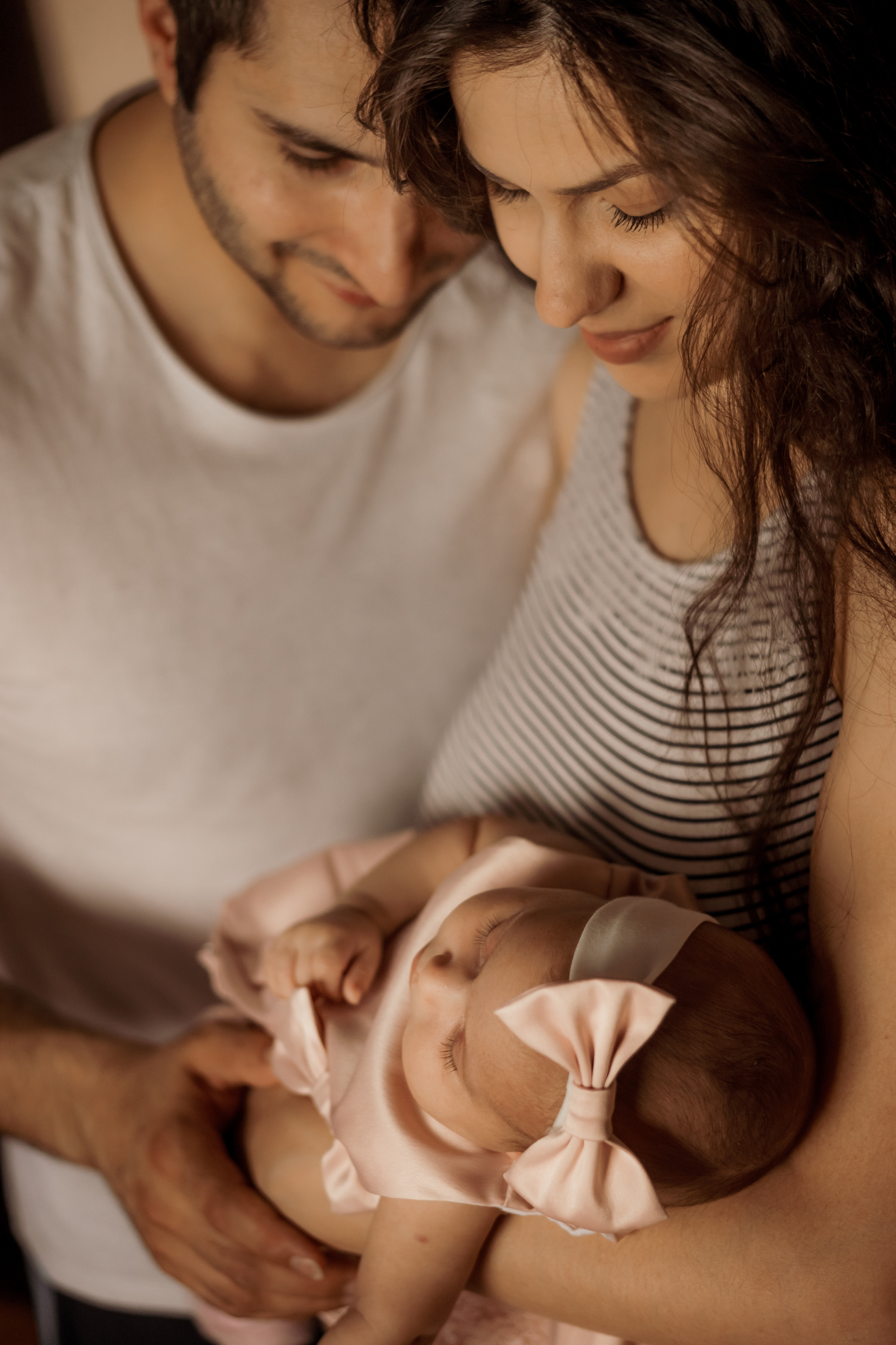 Домашняя  с новым членом семьи с маленькой дочкой. Ольга Плаксина фотограф в Саратове