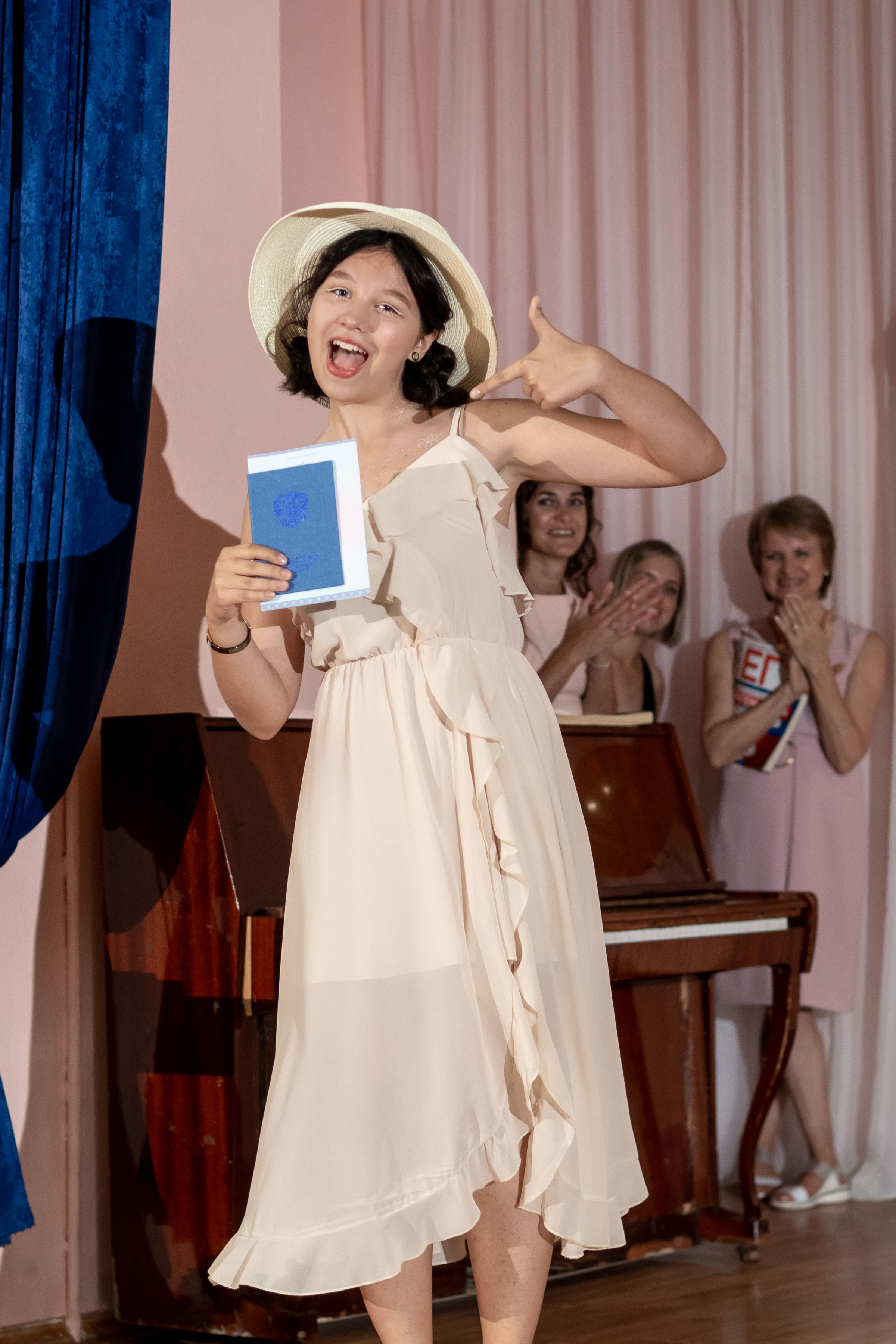 Фотосессия выпускного 2022. Ольга Плаксина фотограф в Саратове