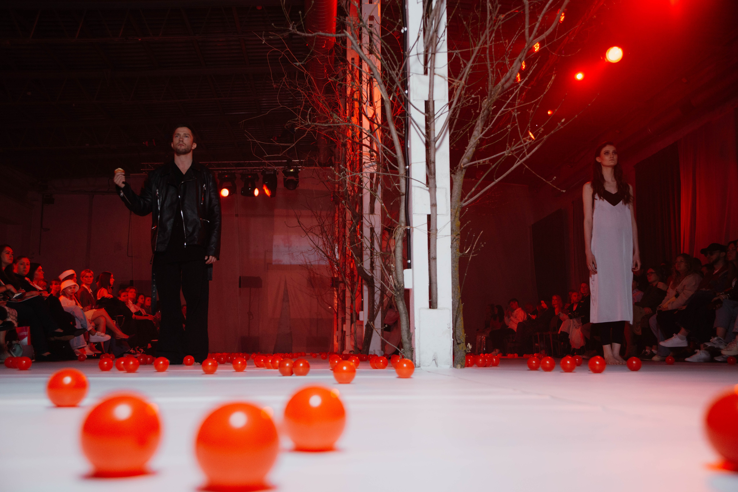 Показ «Красный Шум». Ксения Glossa. Портретный и репортажный фотограф в Самаре