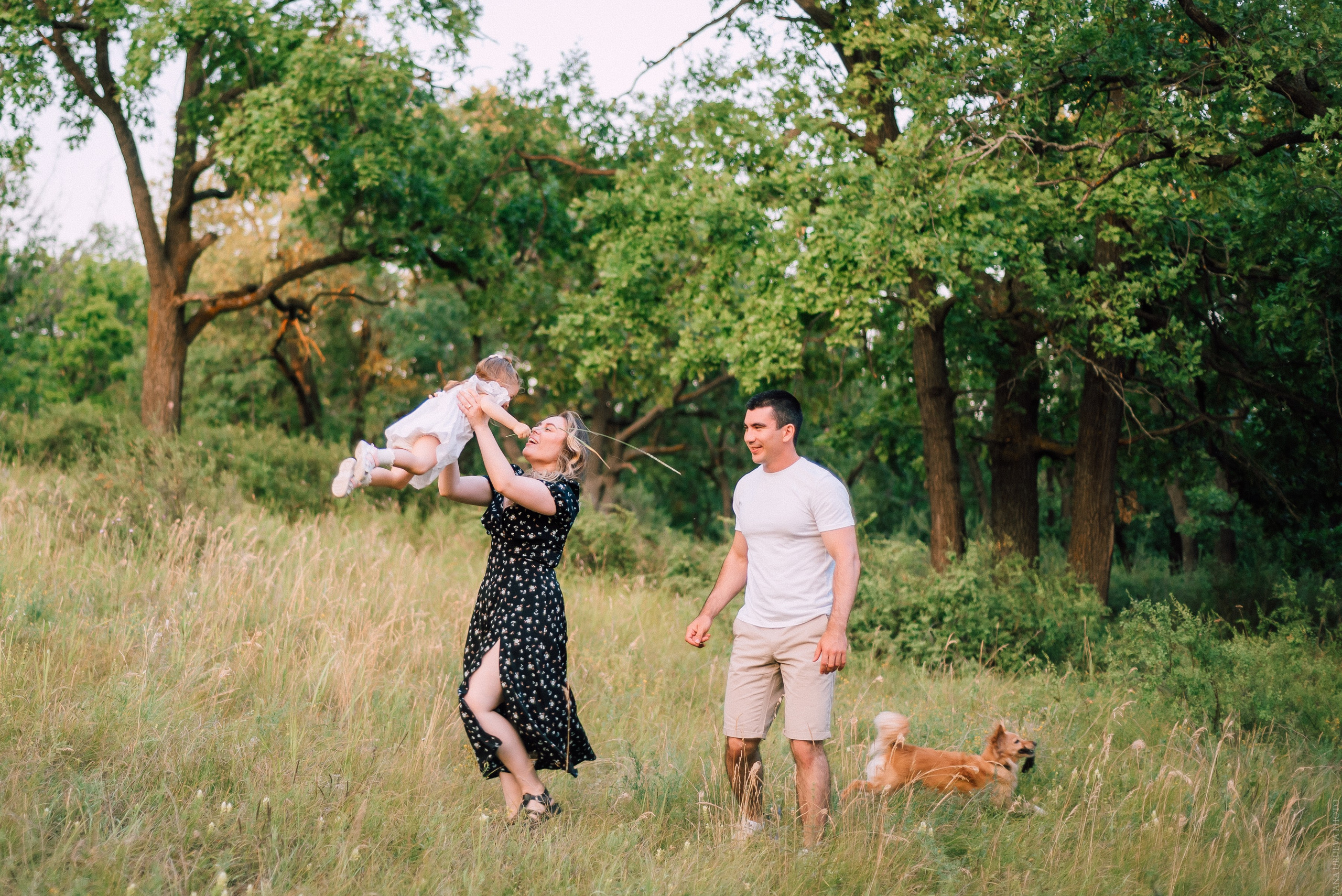 Вечерняя прогулка в лесу. Свадебный и контент- фотограф в Тольятти, Самаре, Москве Яна Уруева
