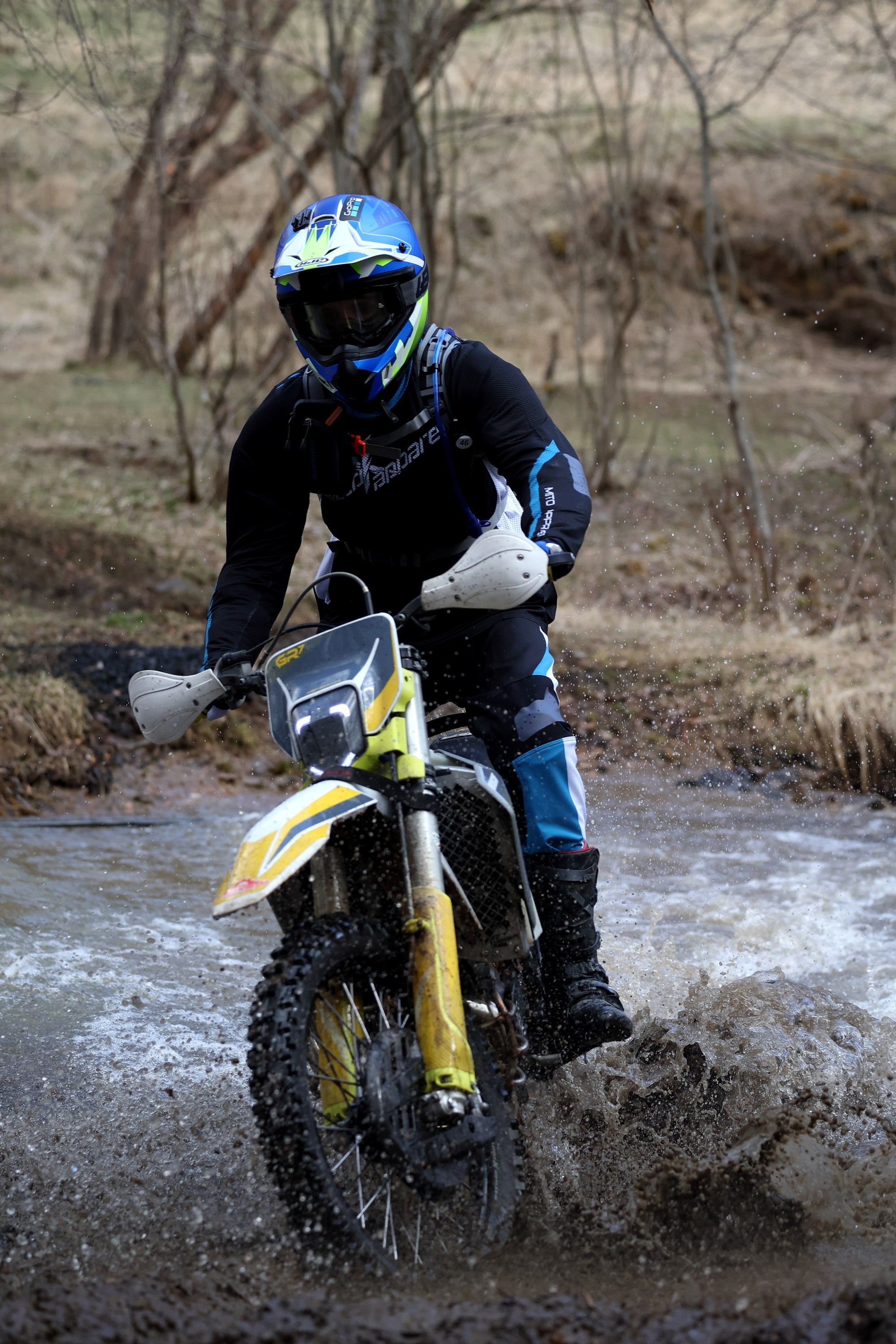 Репортажная фотосъемка выезда на эндуро мотоциклах в Кисловодск с НашиТуры. 
