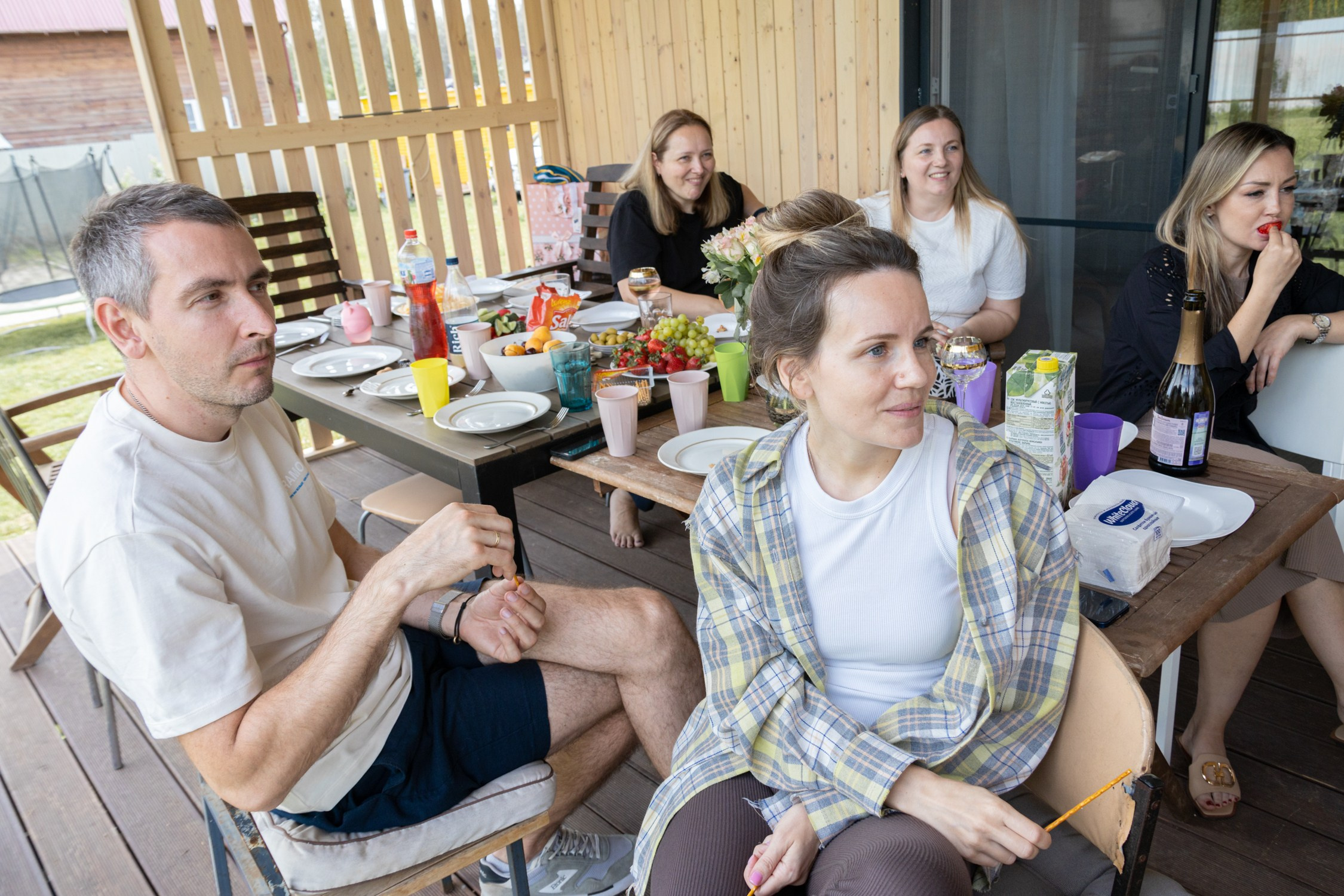 Свадьба, роспись в ЗАГСе, венчание, крещение, выписка из роддома — фотосъёмка. Визуальная упаковка брендов и проектов через фото и видеопроизводство