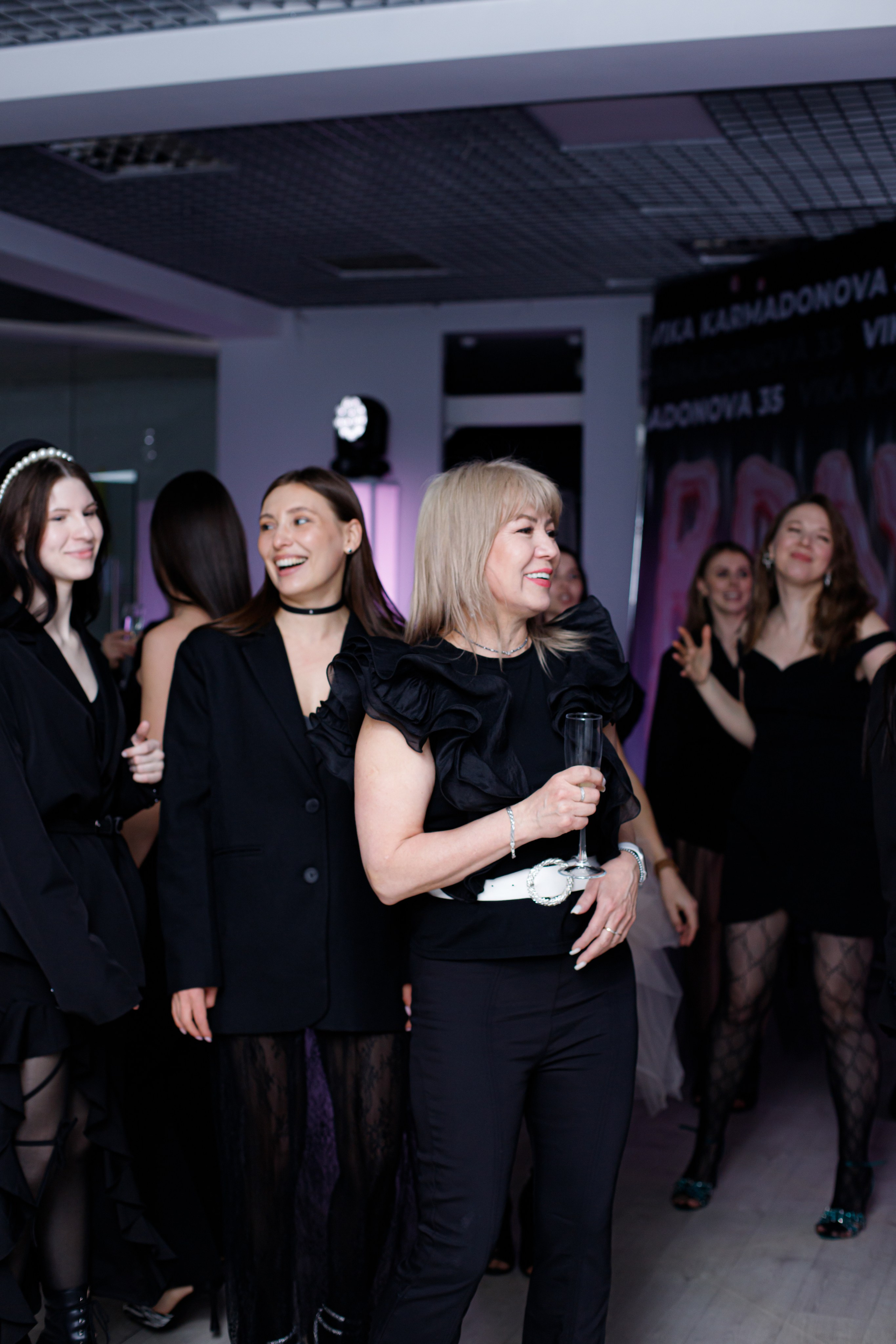 VIKA KARMADONOVA. Photokarish