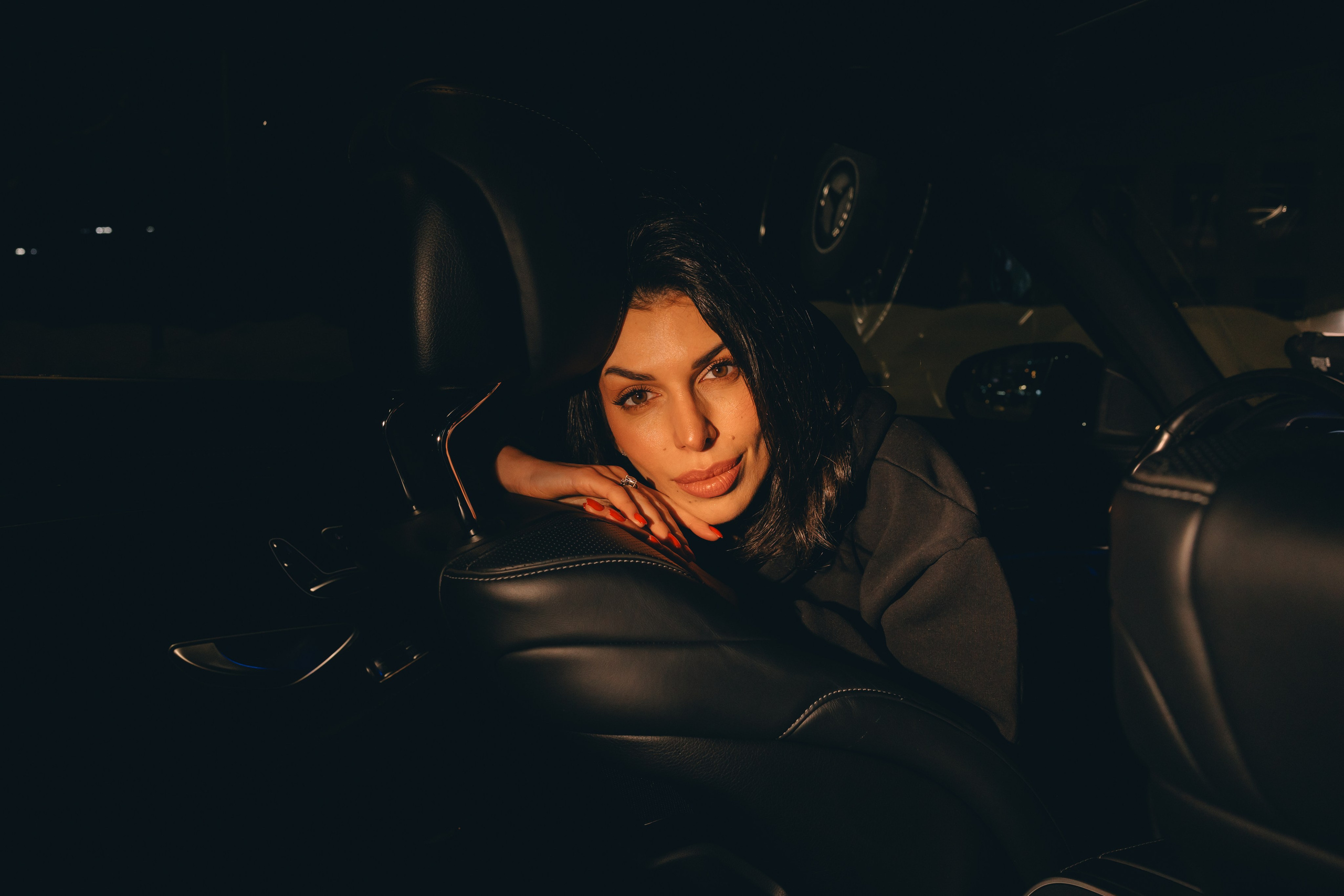 МАРИНА. Я фотограф из Москвы к Вашим услугам