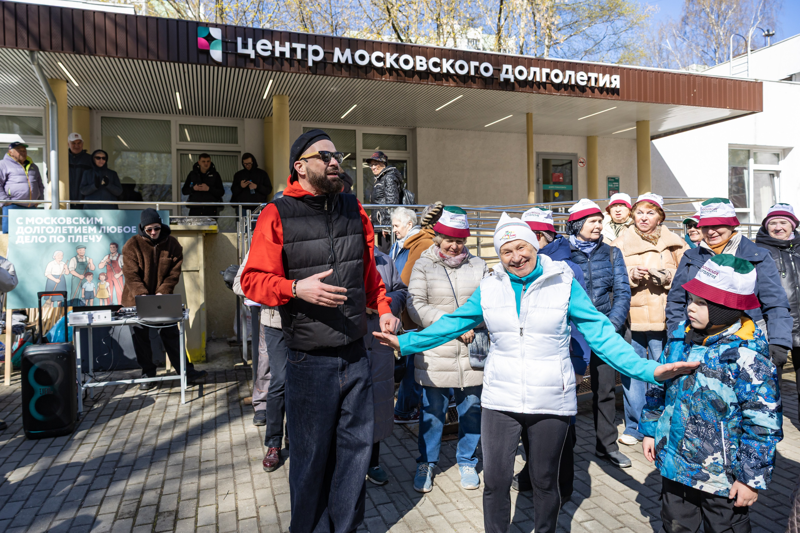 «Субботник поколений». Фотограф Владимир Охрименко